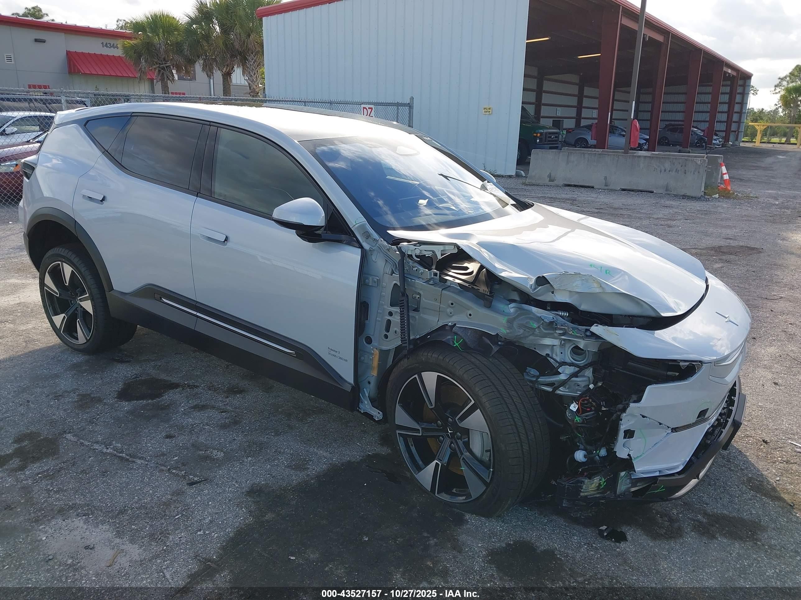 2025 Polestar 3, VIN 7SYEA3YB7SG029413 — Бок