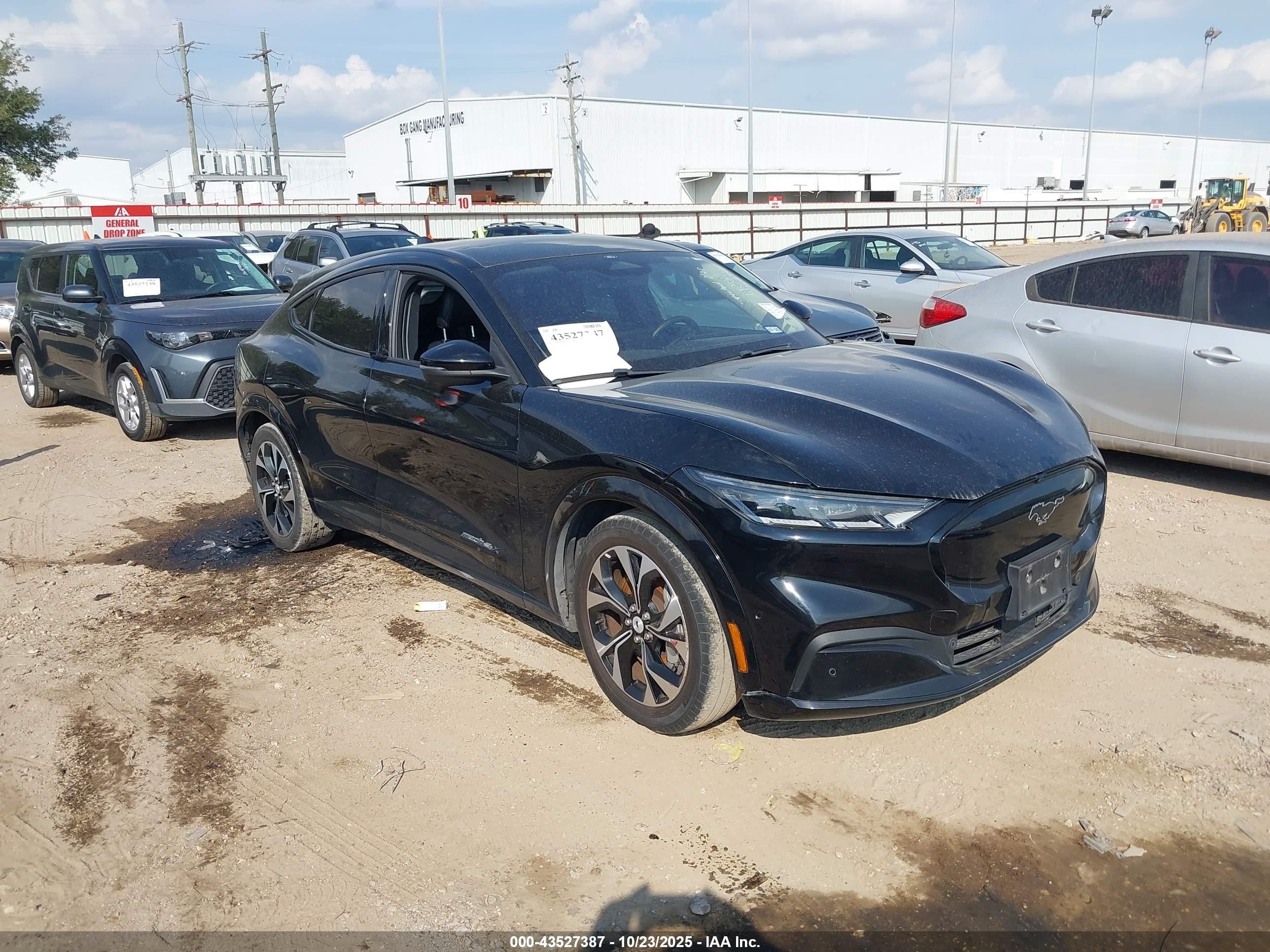 2023 Ford Mustang Mach-E Premium, VIN 3FMTK3SU5PMA69844 — Фото с аукциона