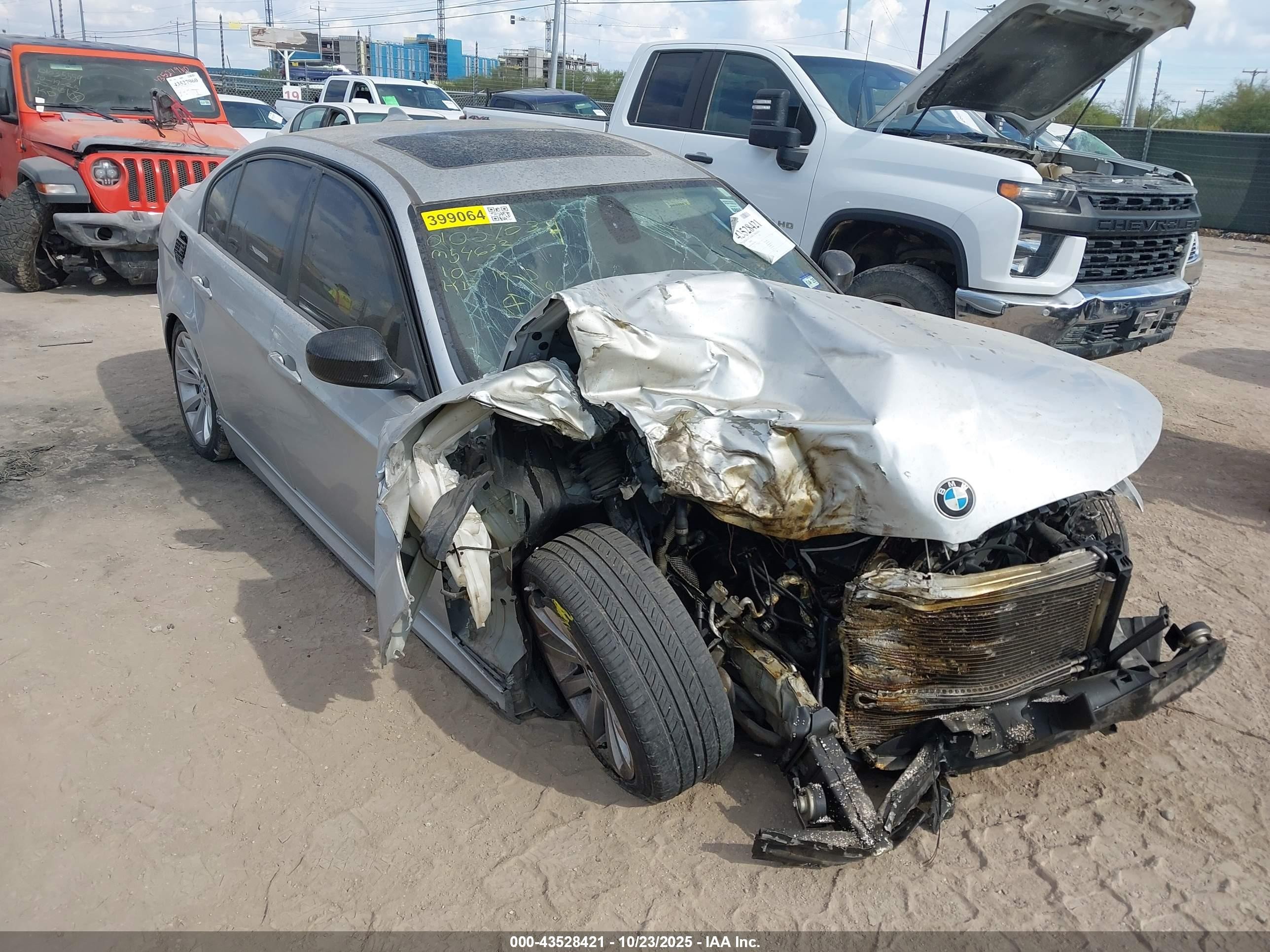 2011 BMW 3 Series 328i, VIN WBAPH7G58BNM54632 — Front end