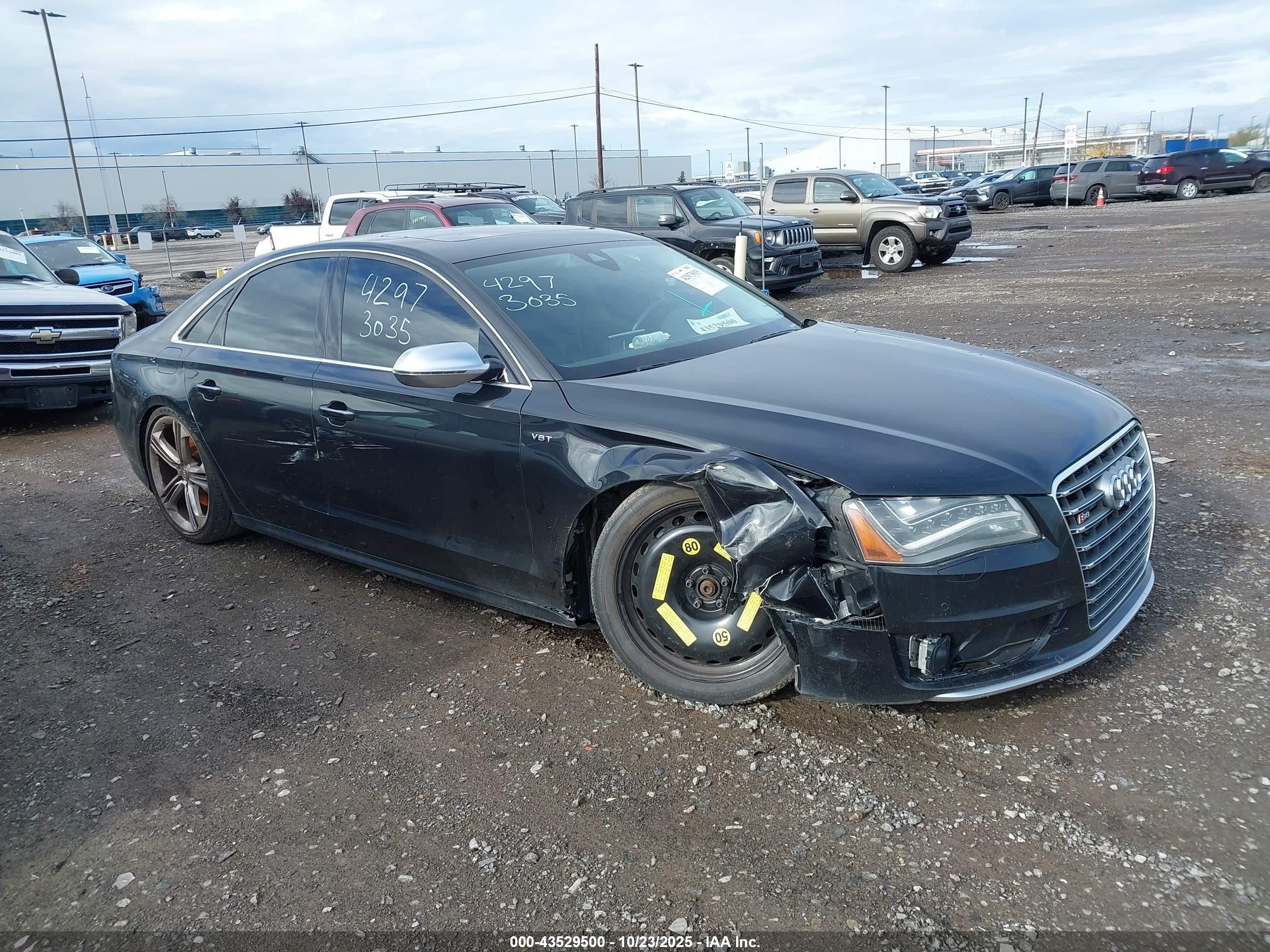 2014 Audi S8, VIN WAUD2AFD9EN002171 — Front end
