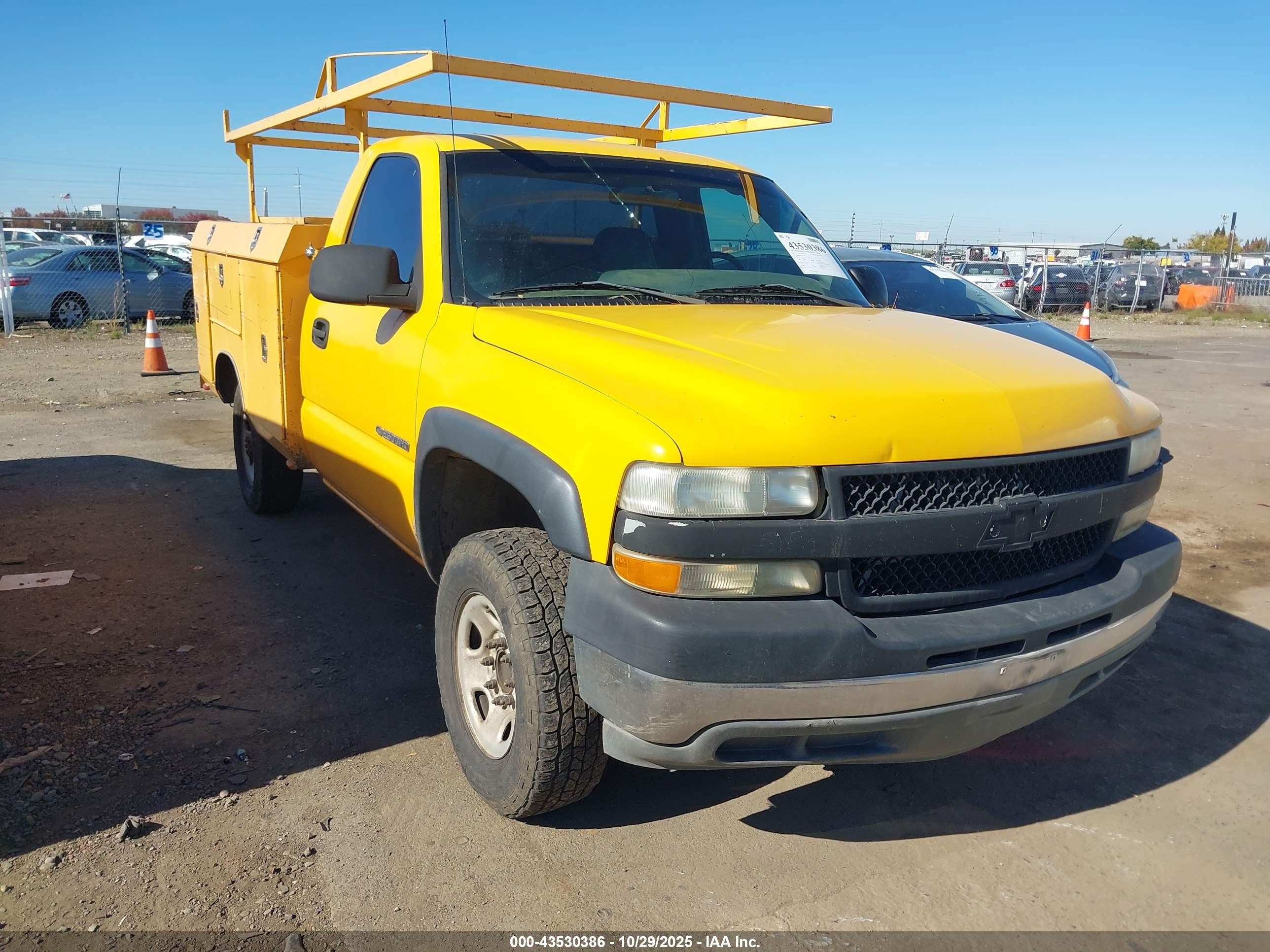 2002 Chevrolet Silverado 2500, VIN 1GBHC24U12Z253009 — Front end