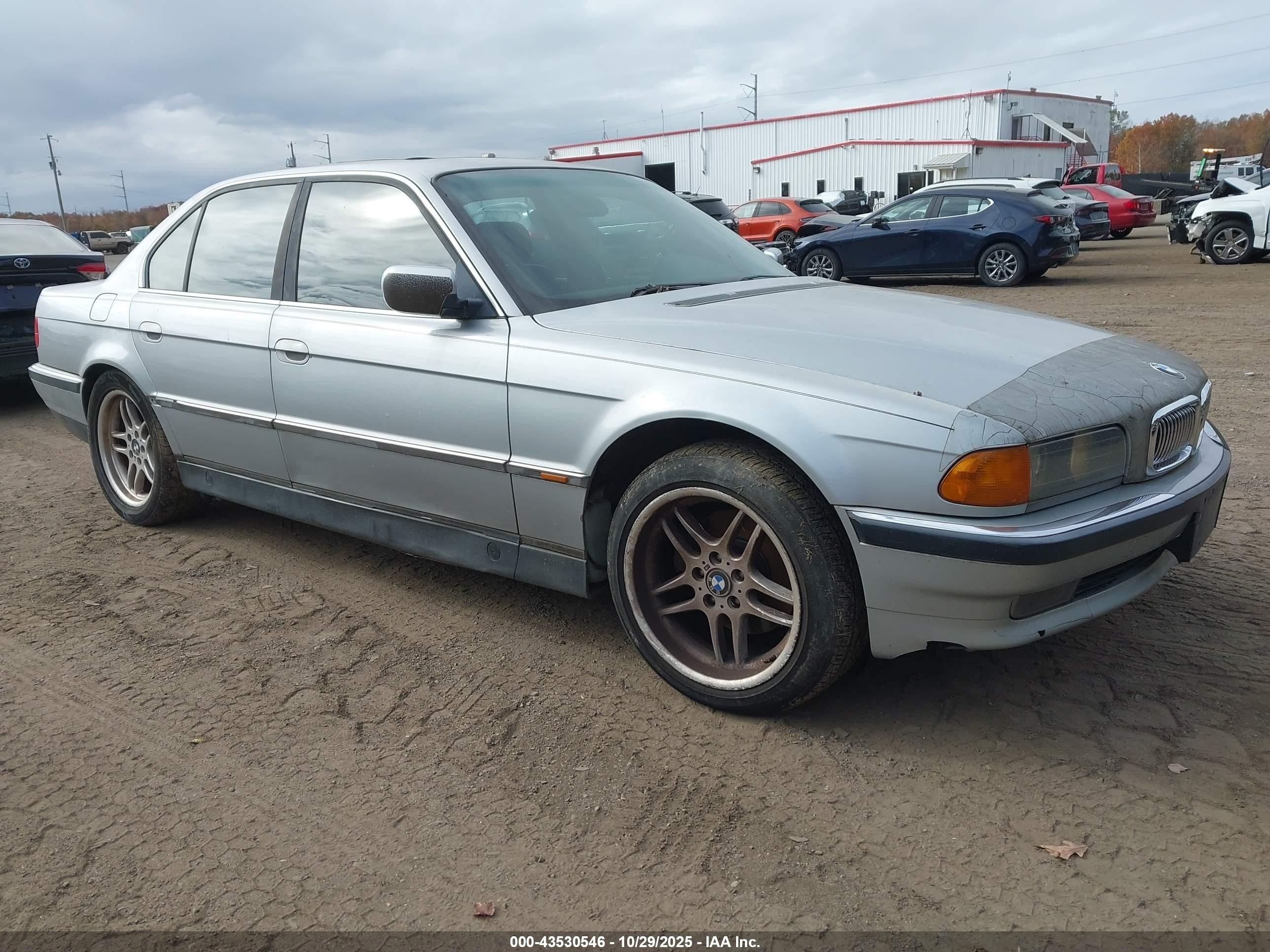 1998 BMW 7 Series 740i, VIN WBAGF8323WDL50682 — Normal wear