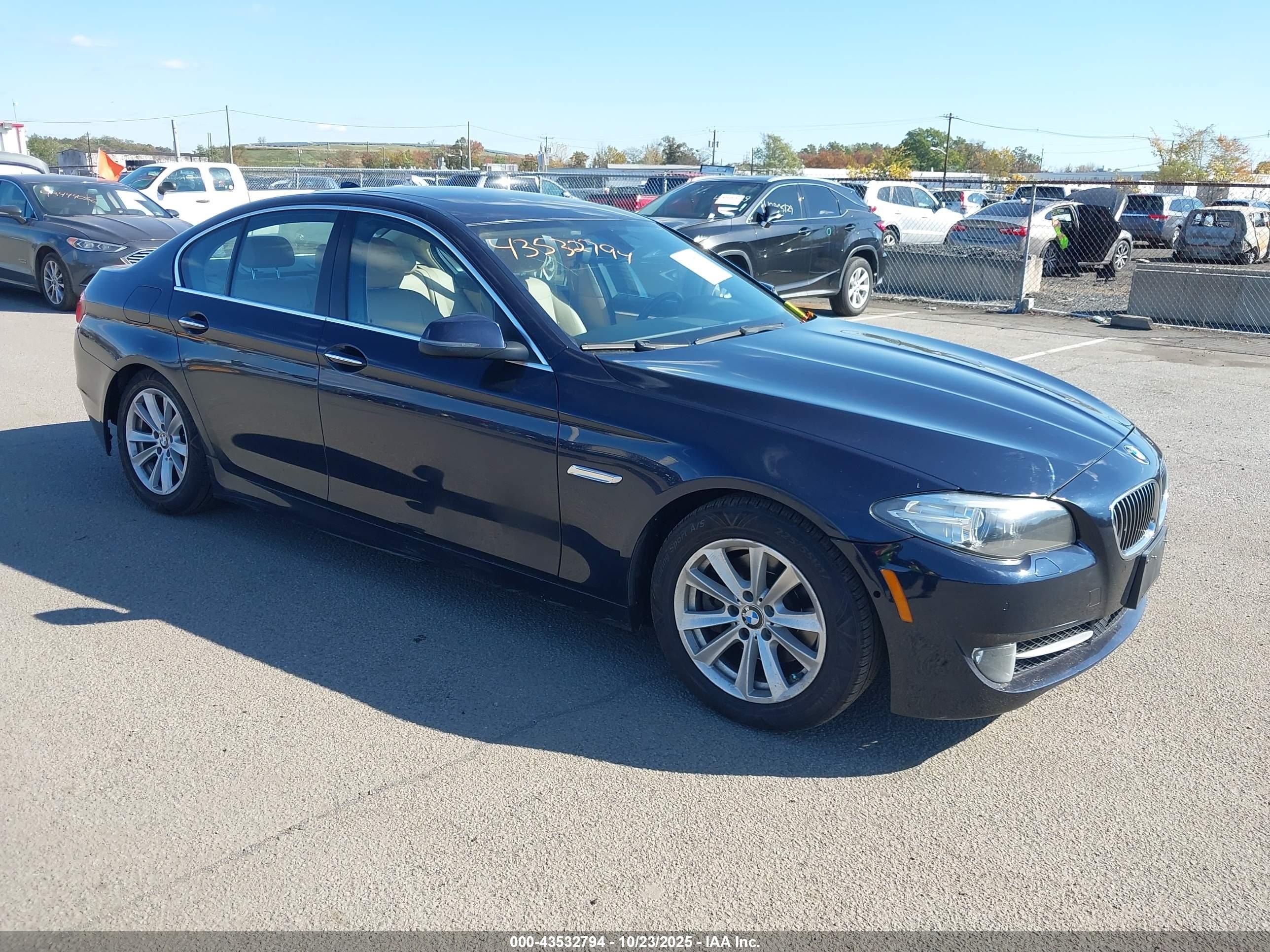 2015 BMW 5 Series 528i xDrive, VIN WBA5A7C58FD625974 — Днище