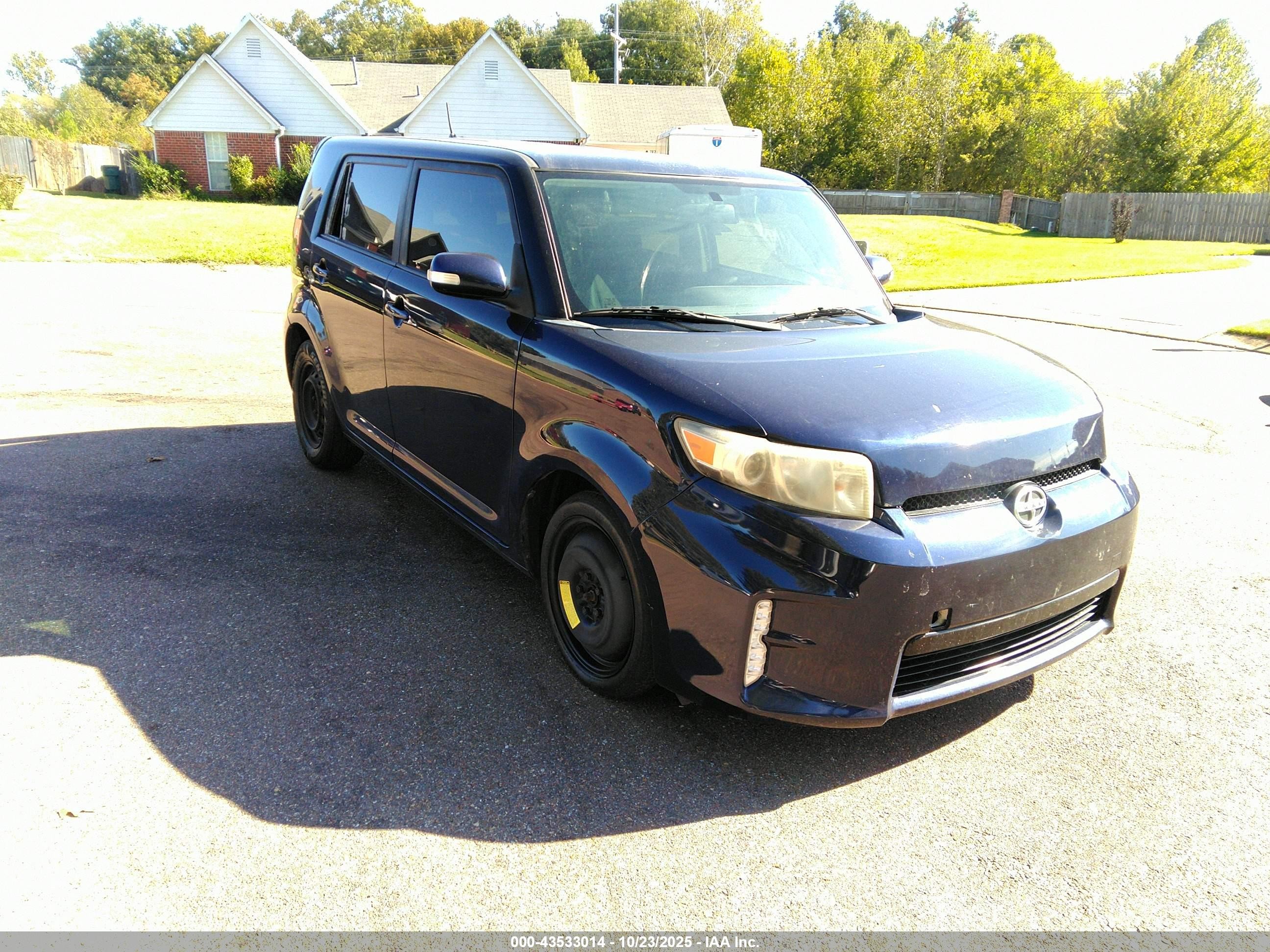 2014 Scion xB, VIN JTLZE4FE5EJ062857 — Side