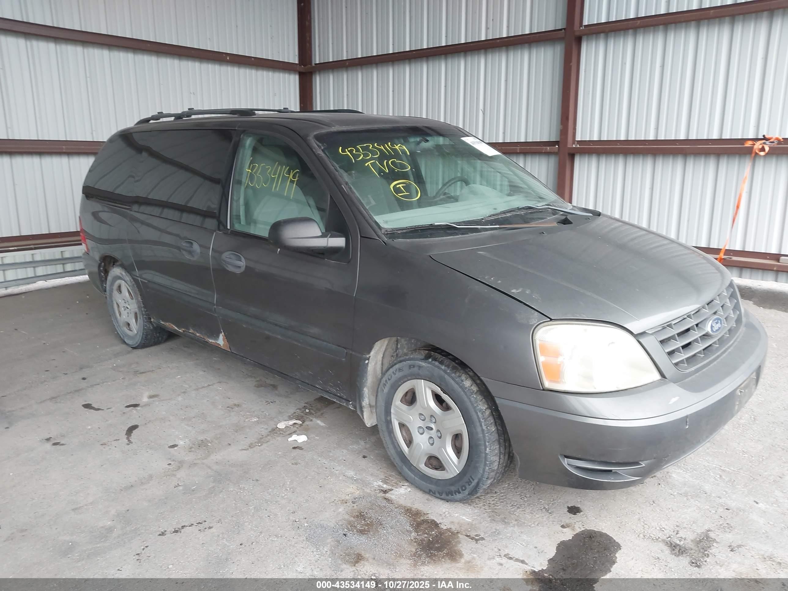 2004 Ford Freestar SE, VIN 2FMZA51674BB00472 — Side