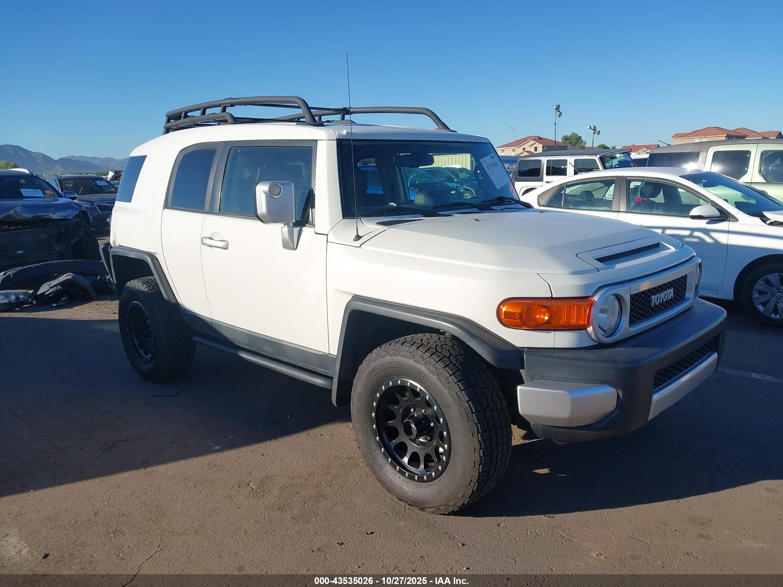 2013 Toyota FJ Cruiser, VIN JTEBU4BF4DK170230 — Rear end