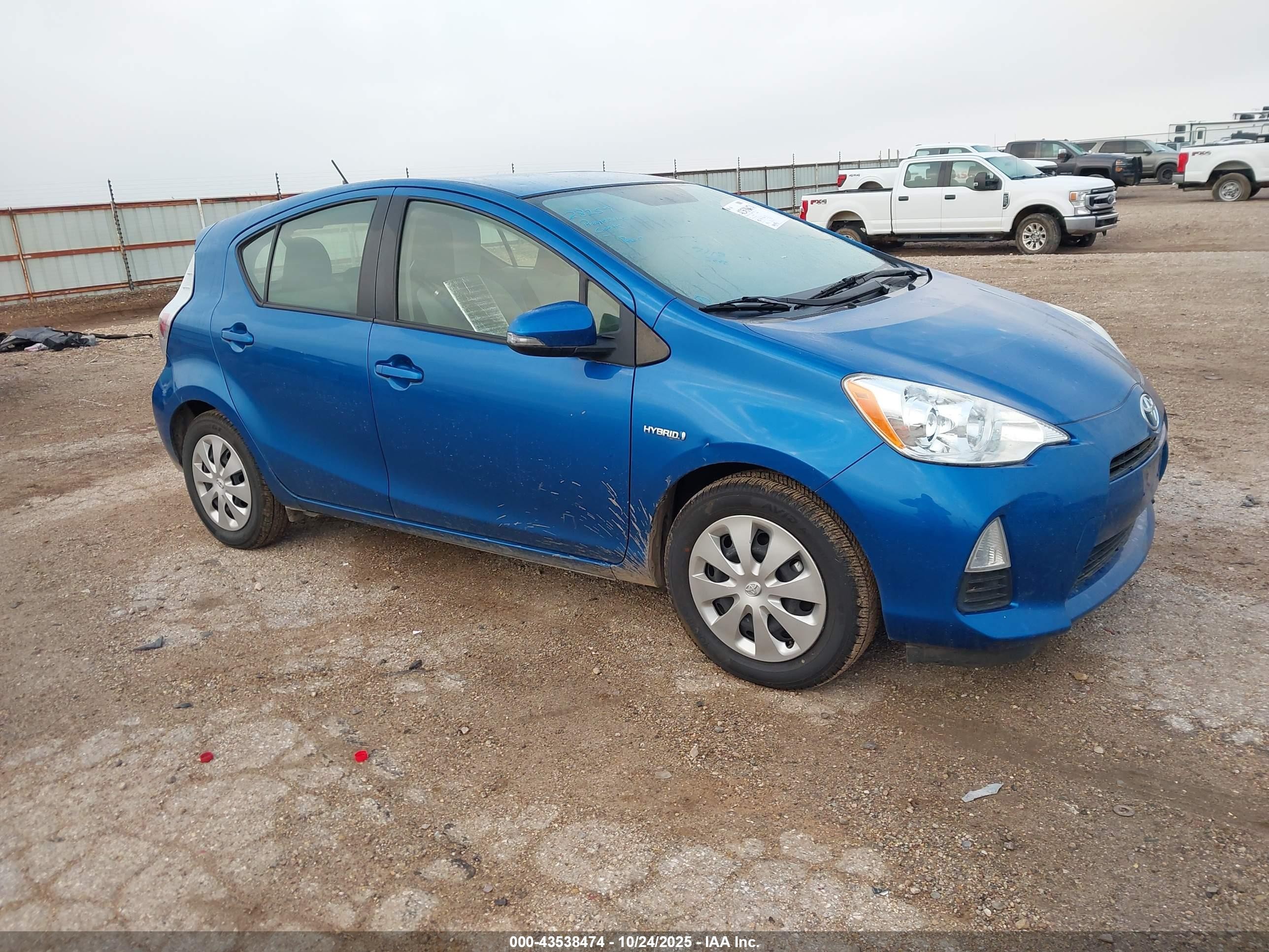 2014 Toyota Prius Two, VIN JTDKDTB39E1083614 — Rear end