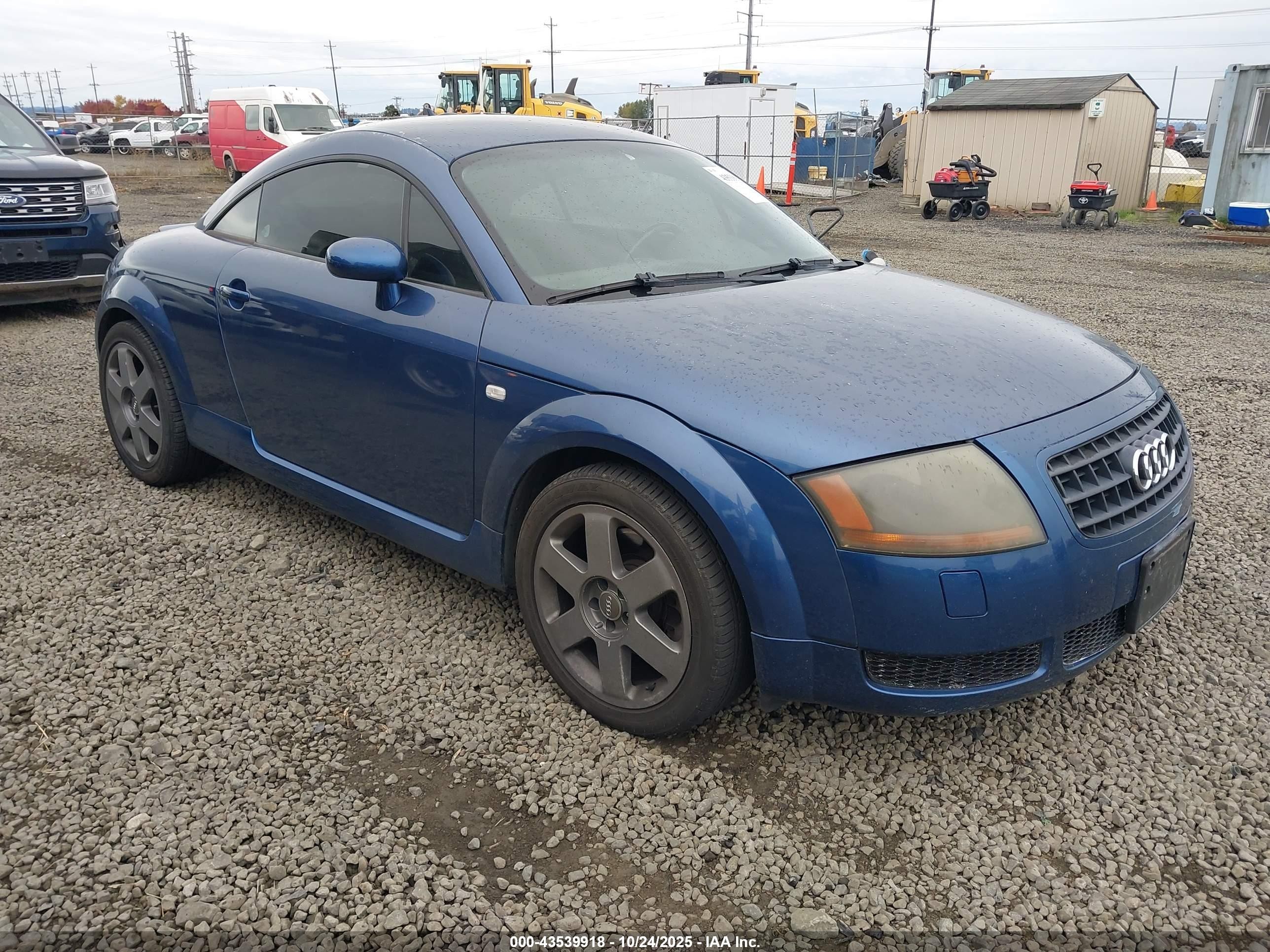 2005 Audi TT, VIN TRUSC28N751010155 — Бок