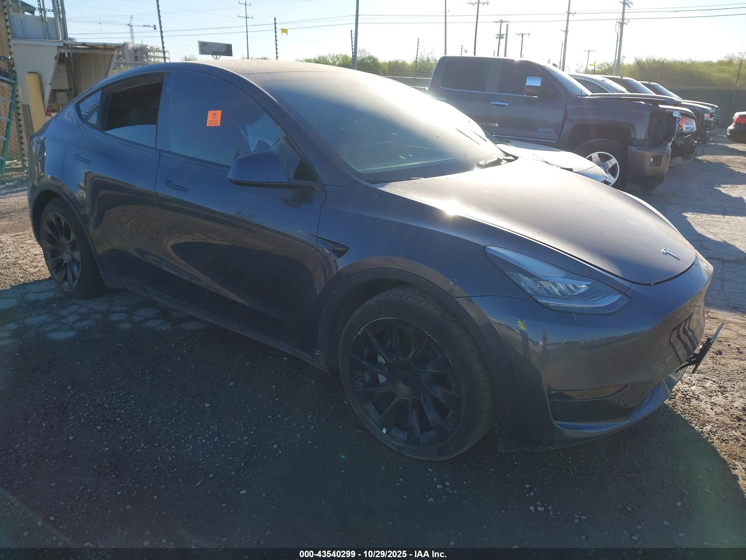 2021 Tesla Model Y Long Range, VIN 5YJYGDEEXMF244529 — Фото с аукциона