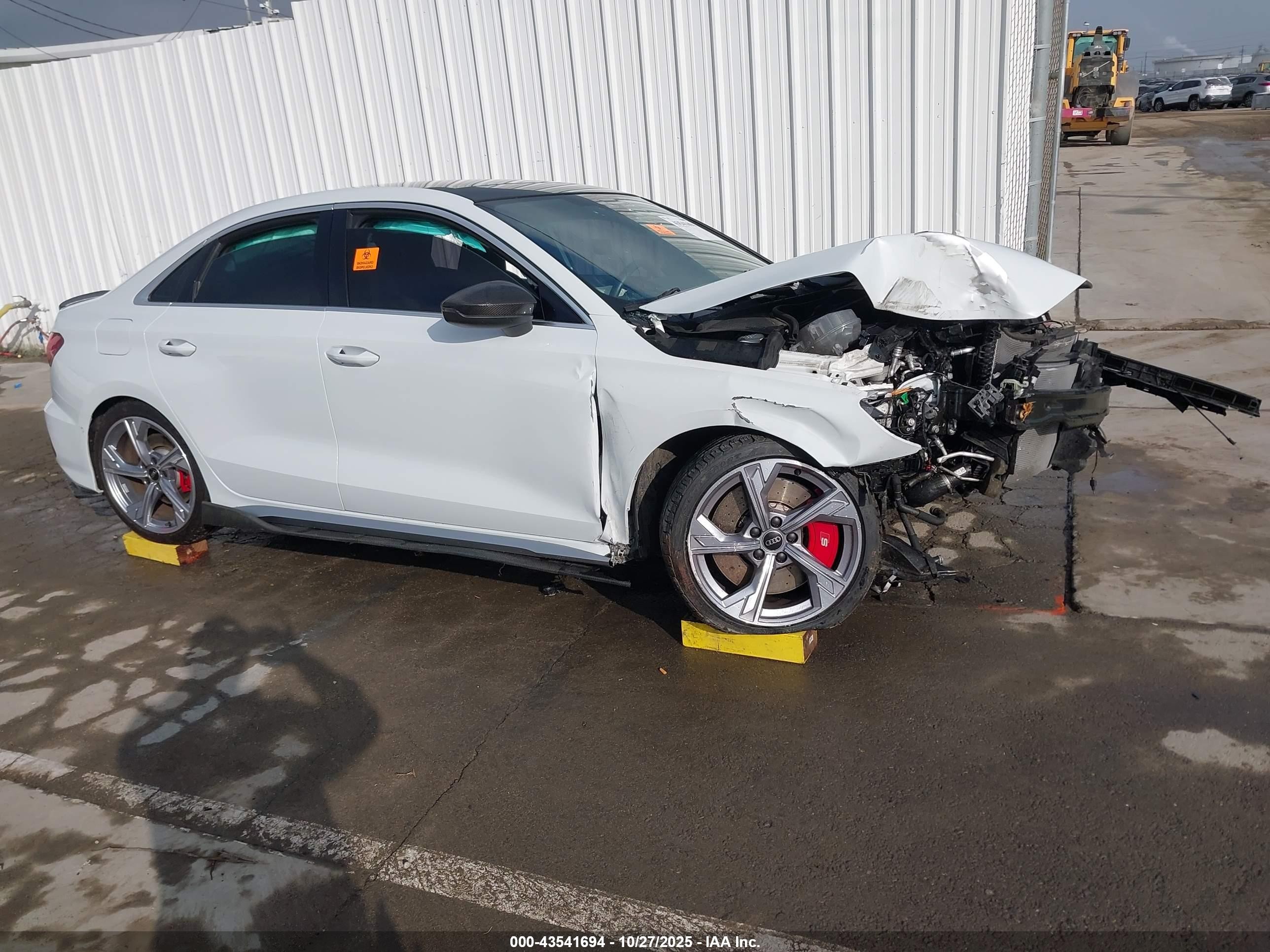 2024 Audi S3 Prestige, VIN WAUJ3DGY6RA010003 — Бок