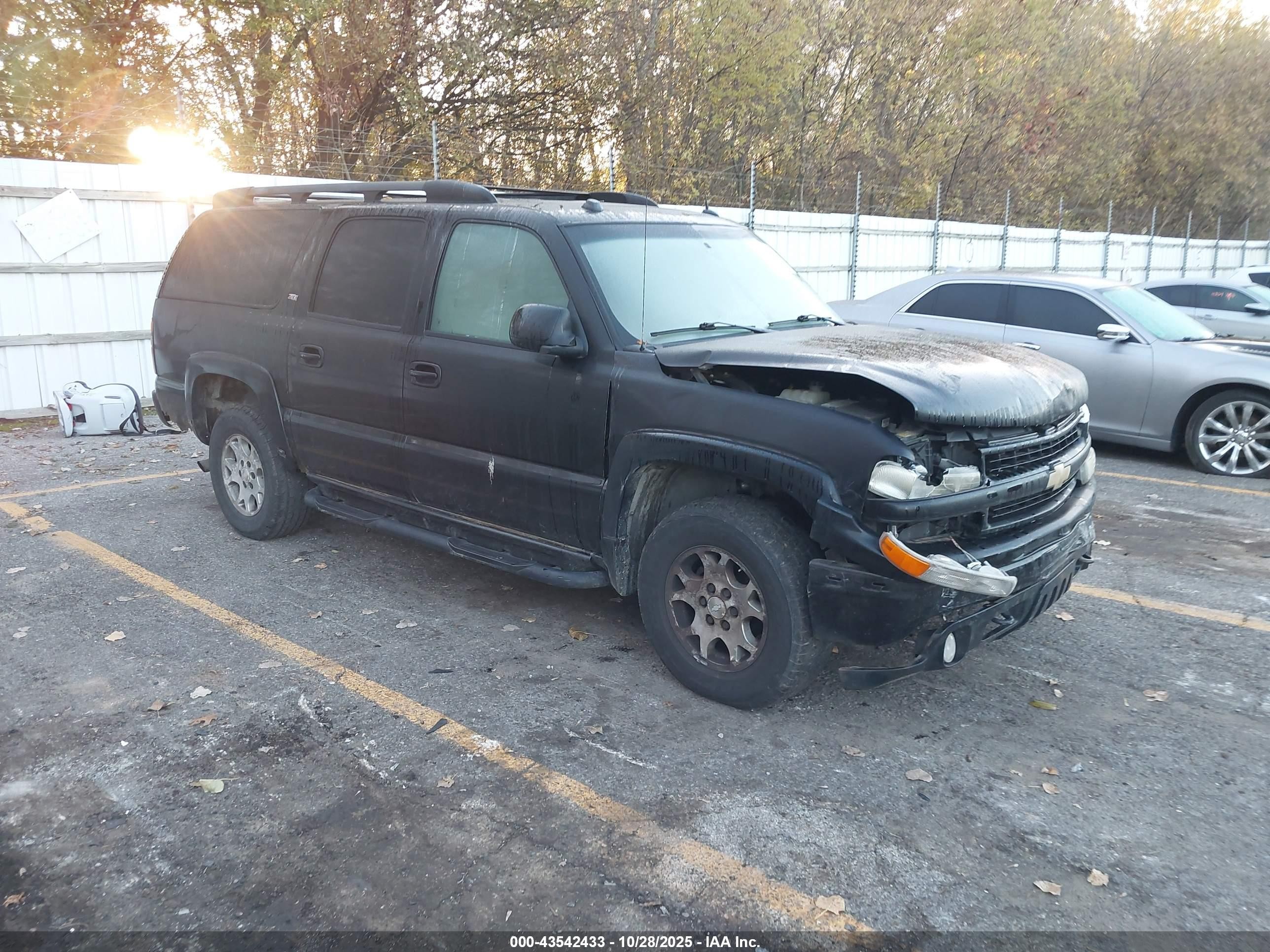 2005 Chevrolet Suburban Z71, VIN 3GNFK16Z85G254193 — Front end