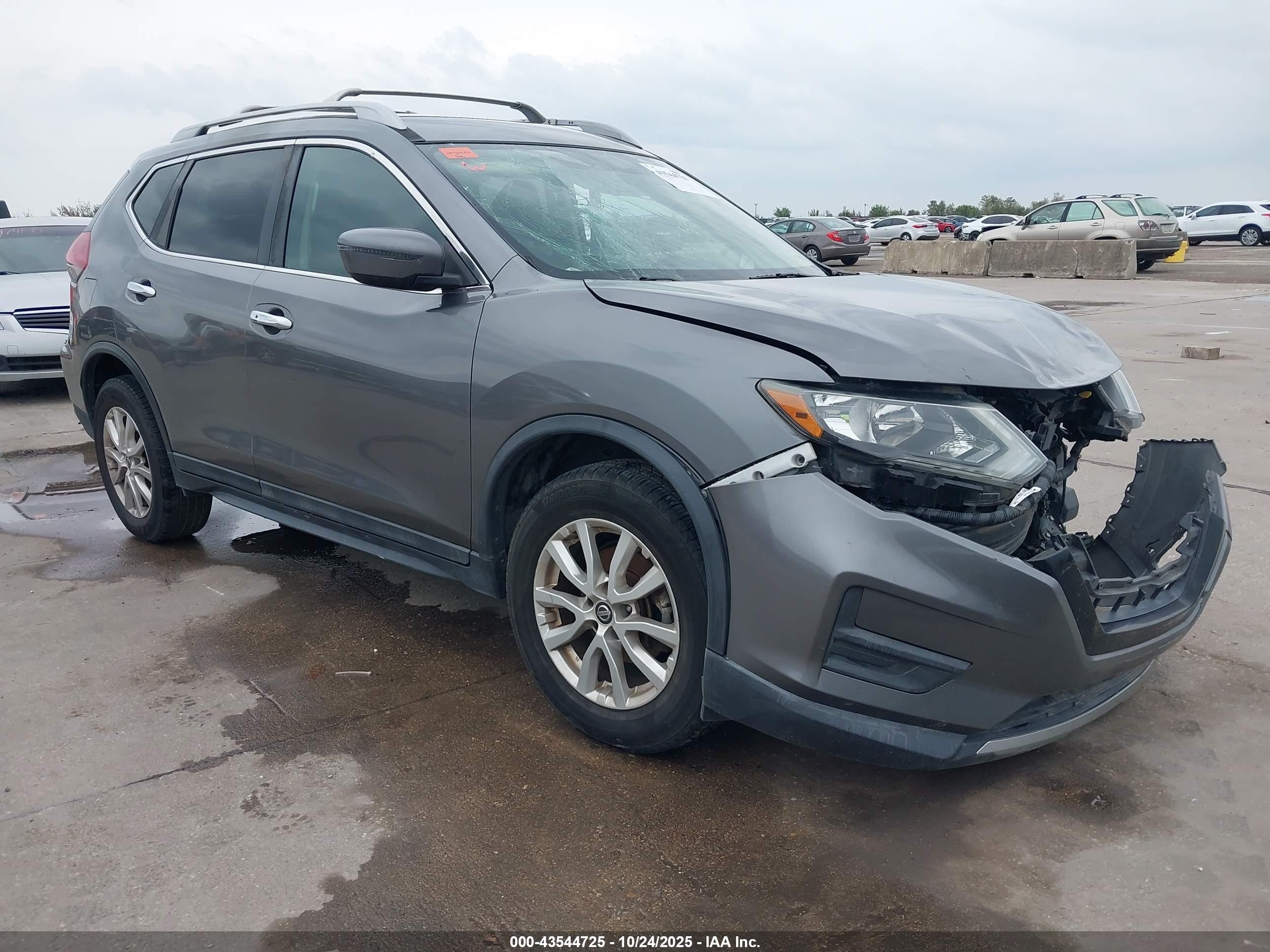 2018 Nissan Rogue SV, VIN 5N1AT2MV2JC788014 — Side