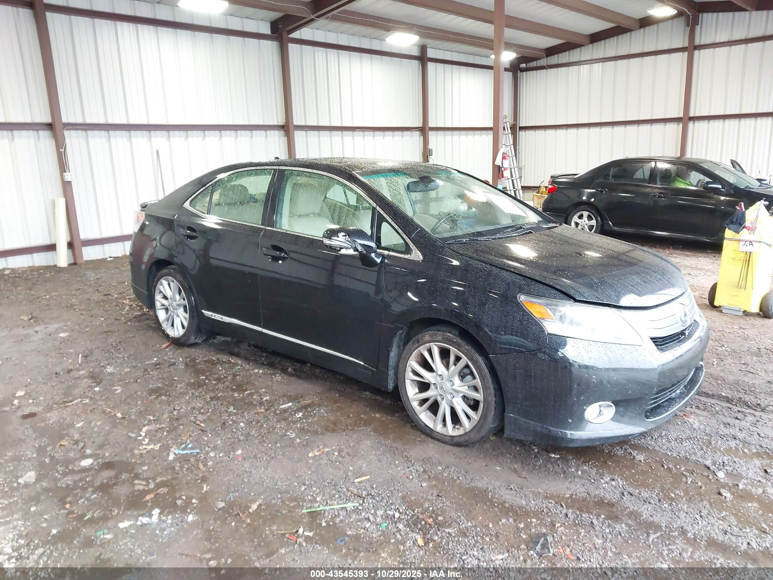 2011 Lexus HS 250h, VIN JTHBB1BA0B2044732 — Механическое