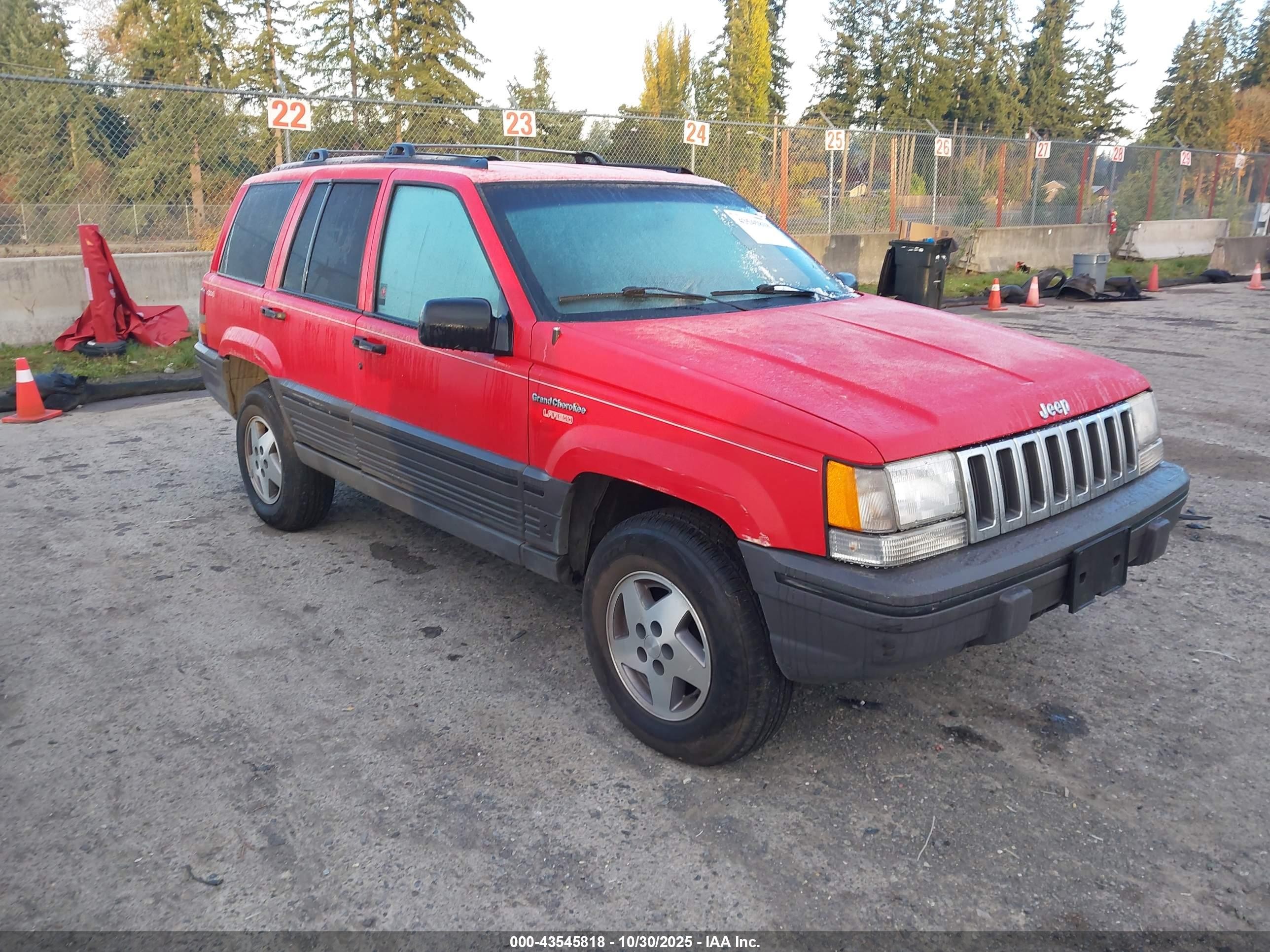 1995 Jeep Grand Cherokee Laredo, VIN 1J4GZ58Y6SC500767 — Side
