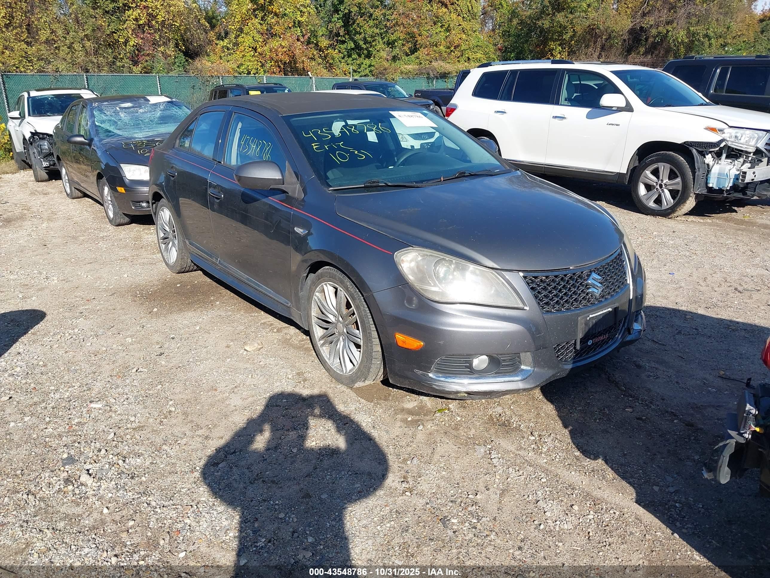 2013 Suzuki Kizashi GTS Sport, VIN JS2RF9A61D6100002 — Front end