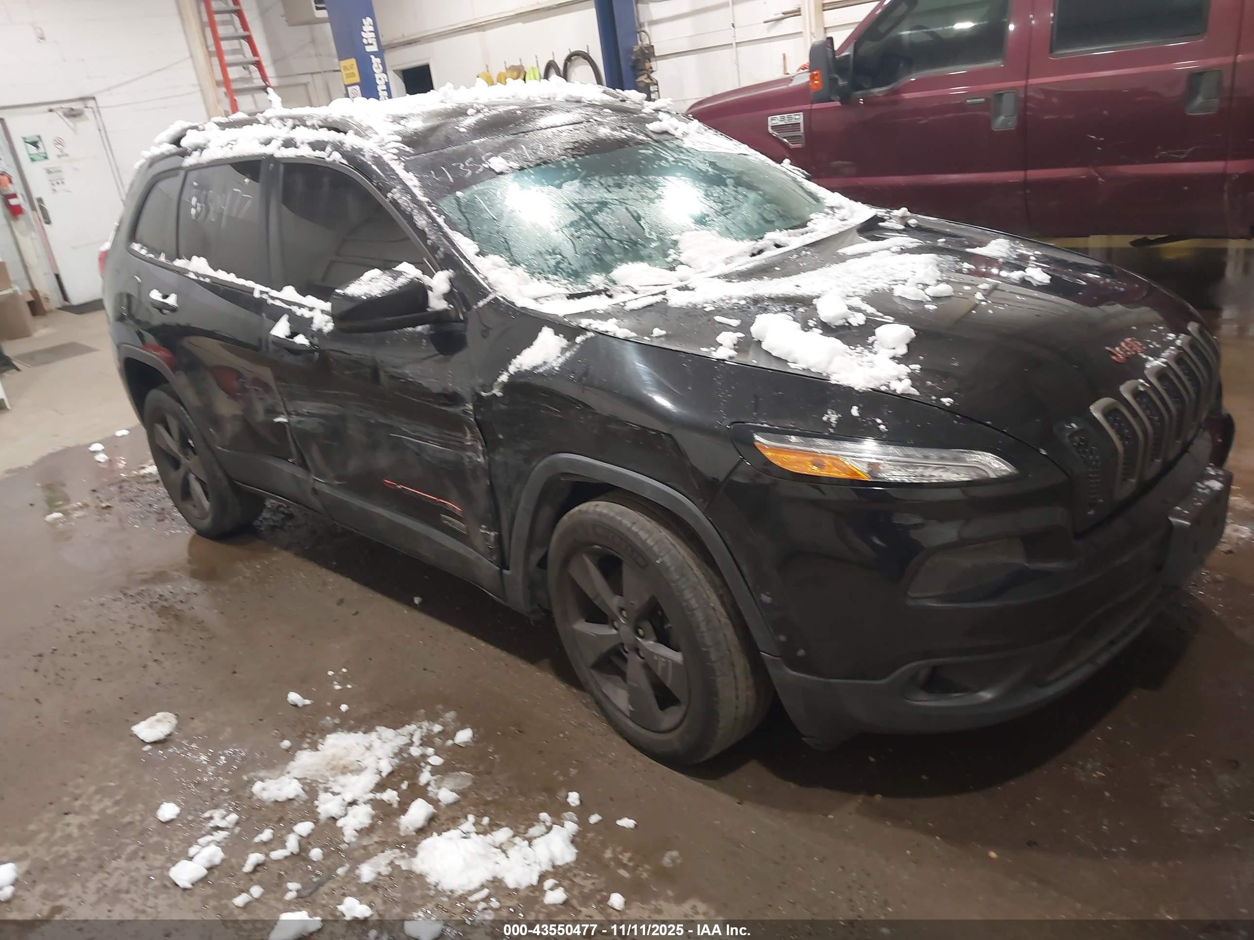 2016 Jeep Cherokee Altitude, VIN 1C4PJLCS1GW247500 — Side
