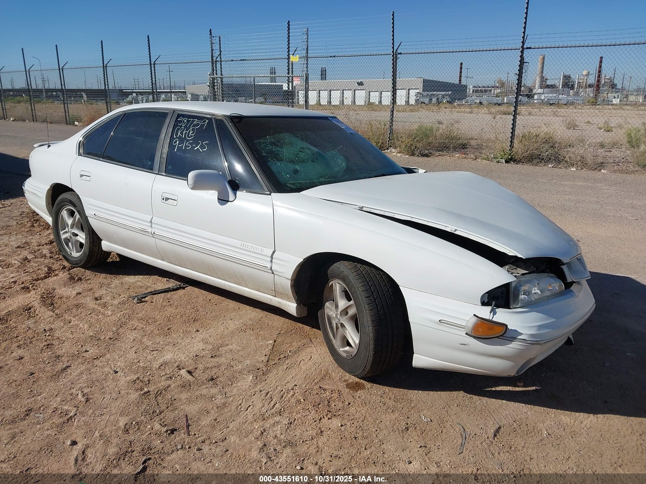1999 Pontiac Bonneville SE, VIN 1G2HX52K8XH223008 — Front end