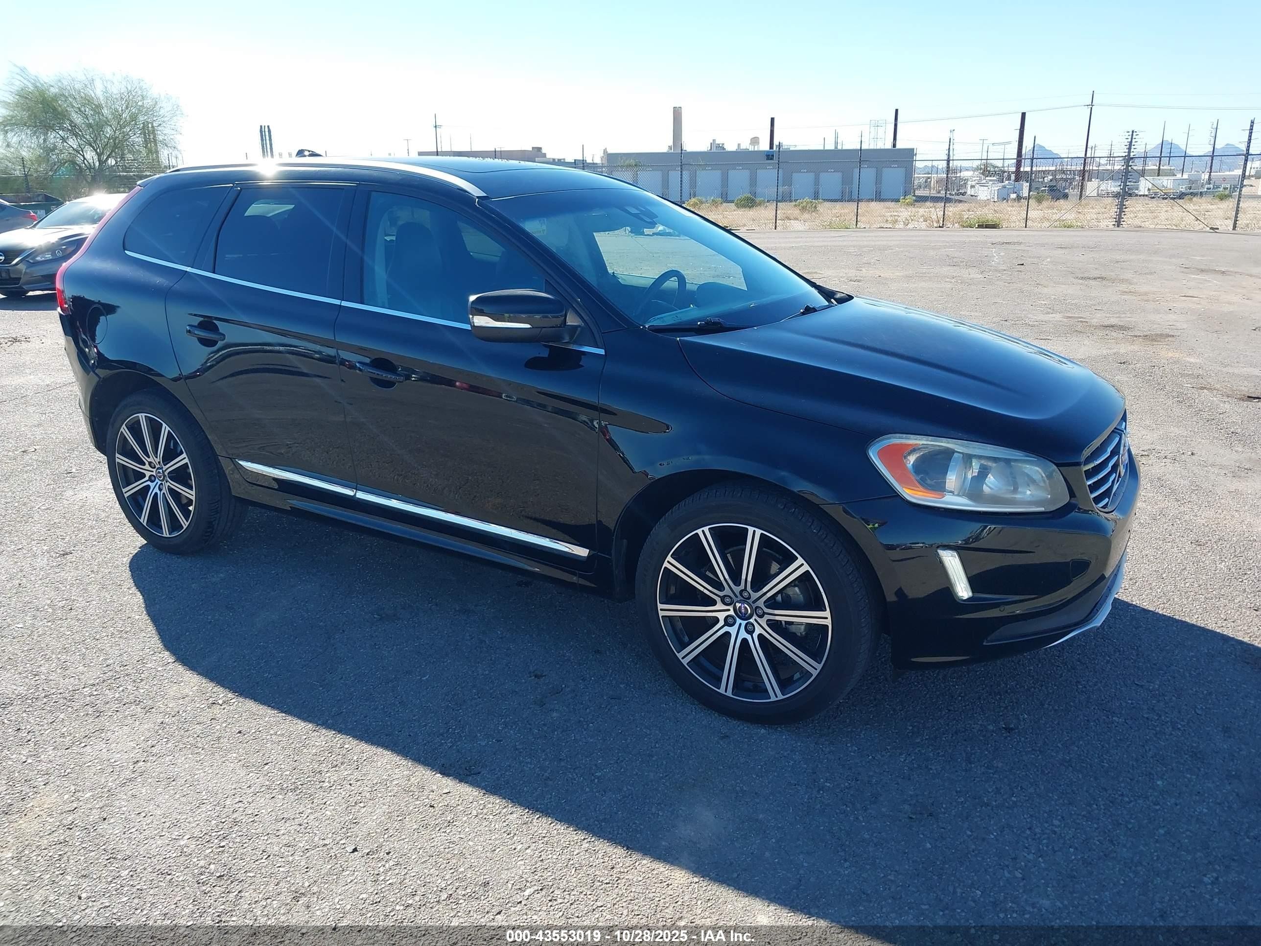2015 Volvo XC60 T5 Drive-E Premier, VIN YV440MDK2F2719927 — Rear end