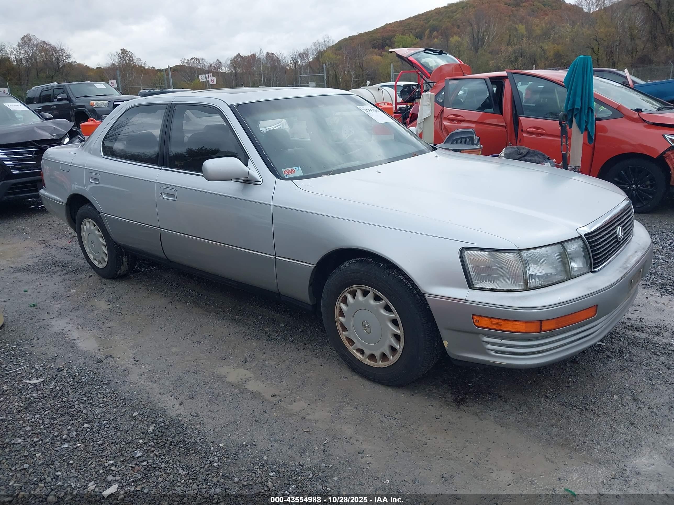 1991 Lexus LS 400, VIN JT8UF11E0M0074037 — Normal wear