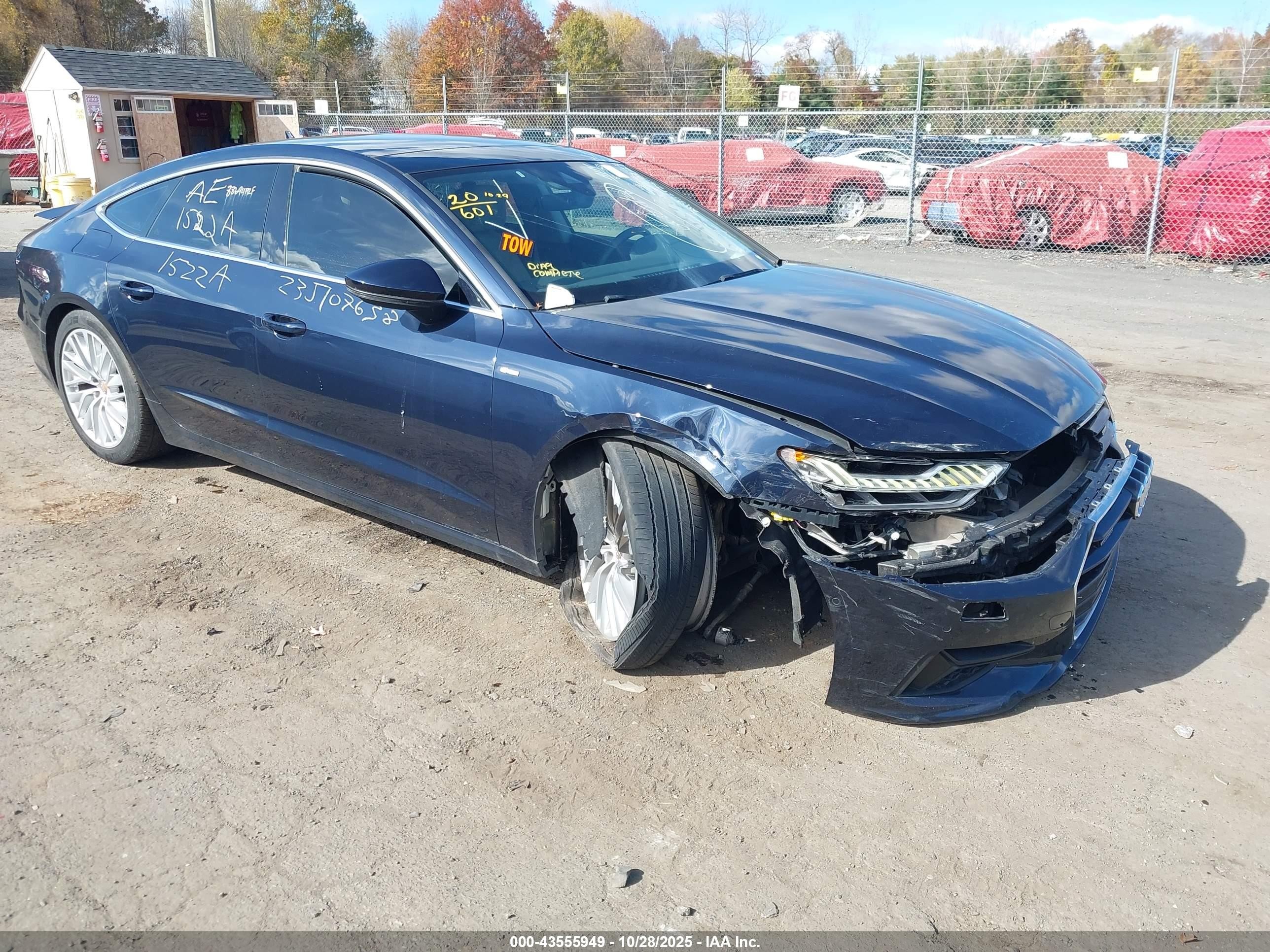 2020 Audi A7 Premium Plus, VIN WAUR2AF20LN004988 — Перед