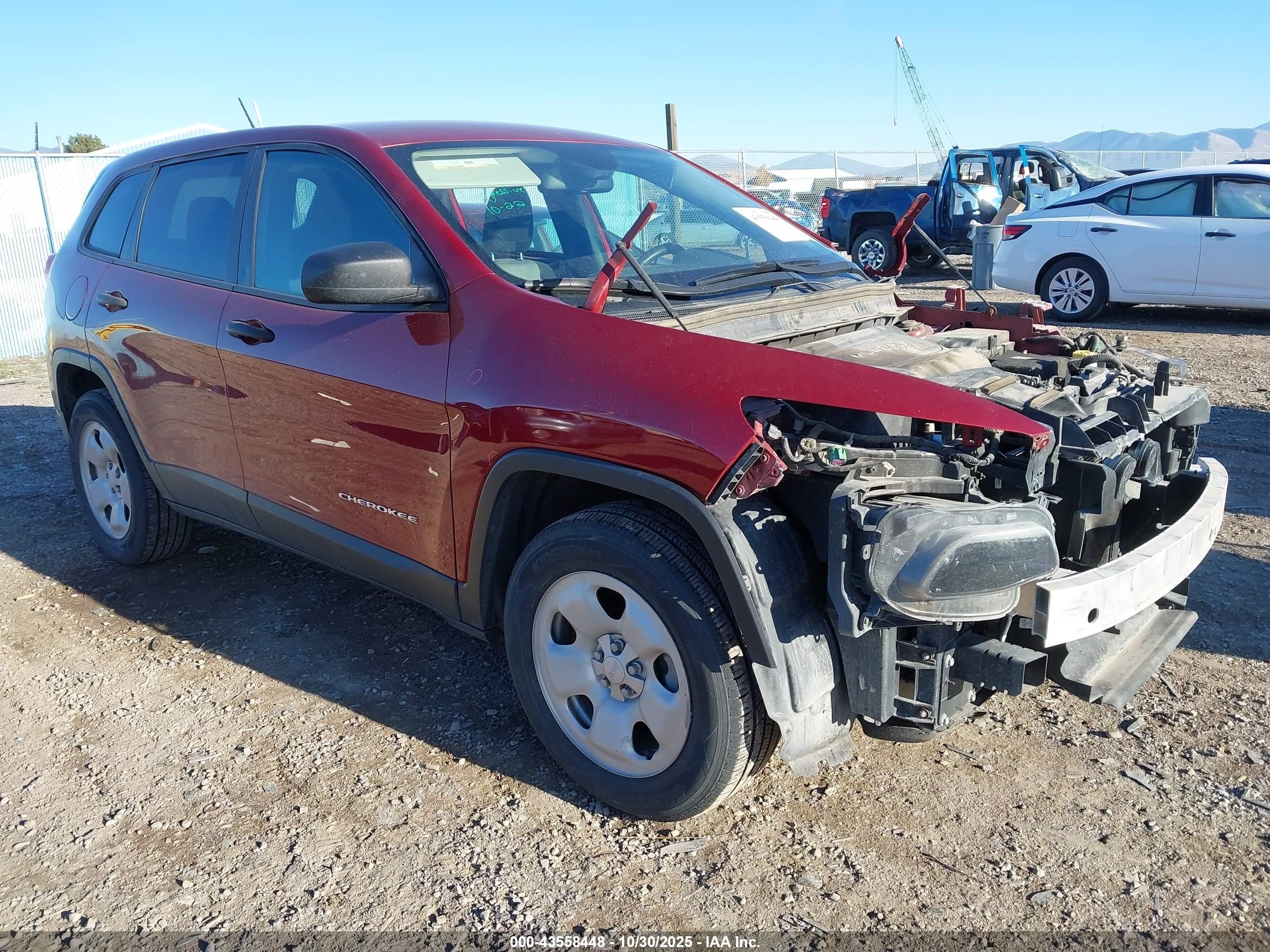 2014 Jeep Cherokee Sport, VIN 1C4PJMAB0EW272880 — Перед
