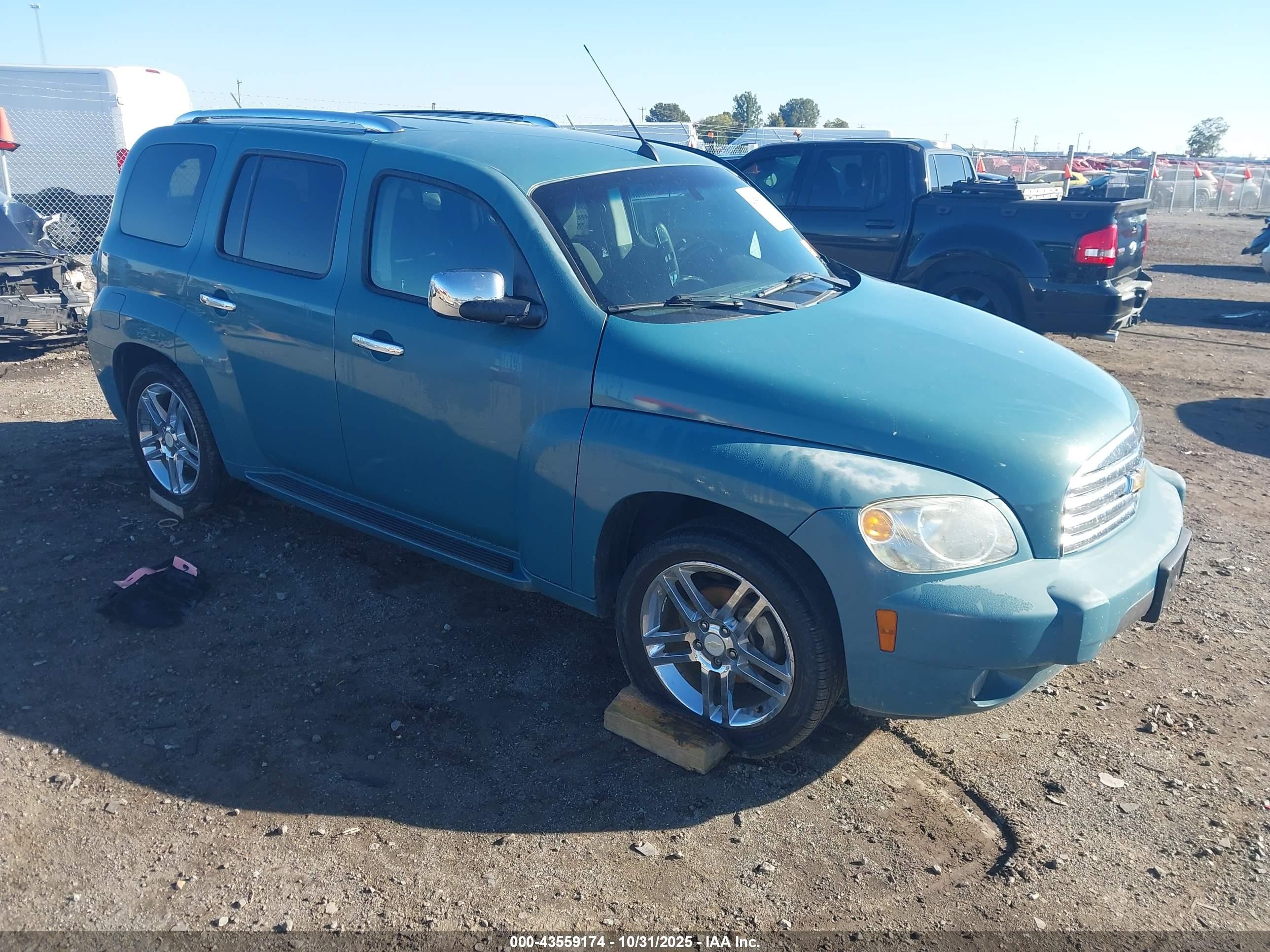 2007 Chevrolet HHR LT, VIN 3GNDA23D37S564986 — Side