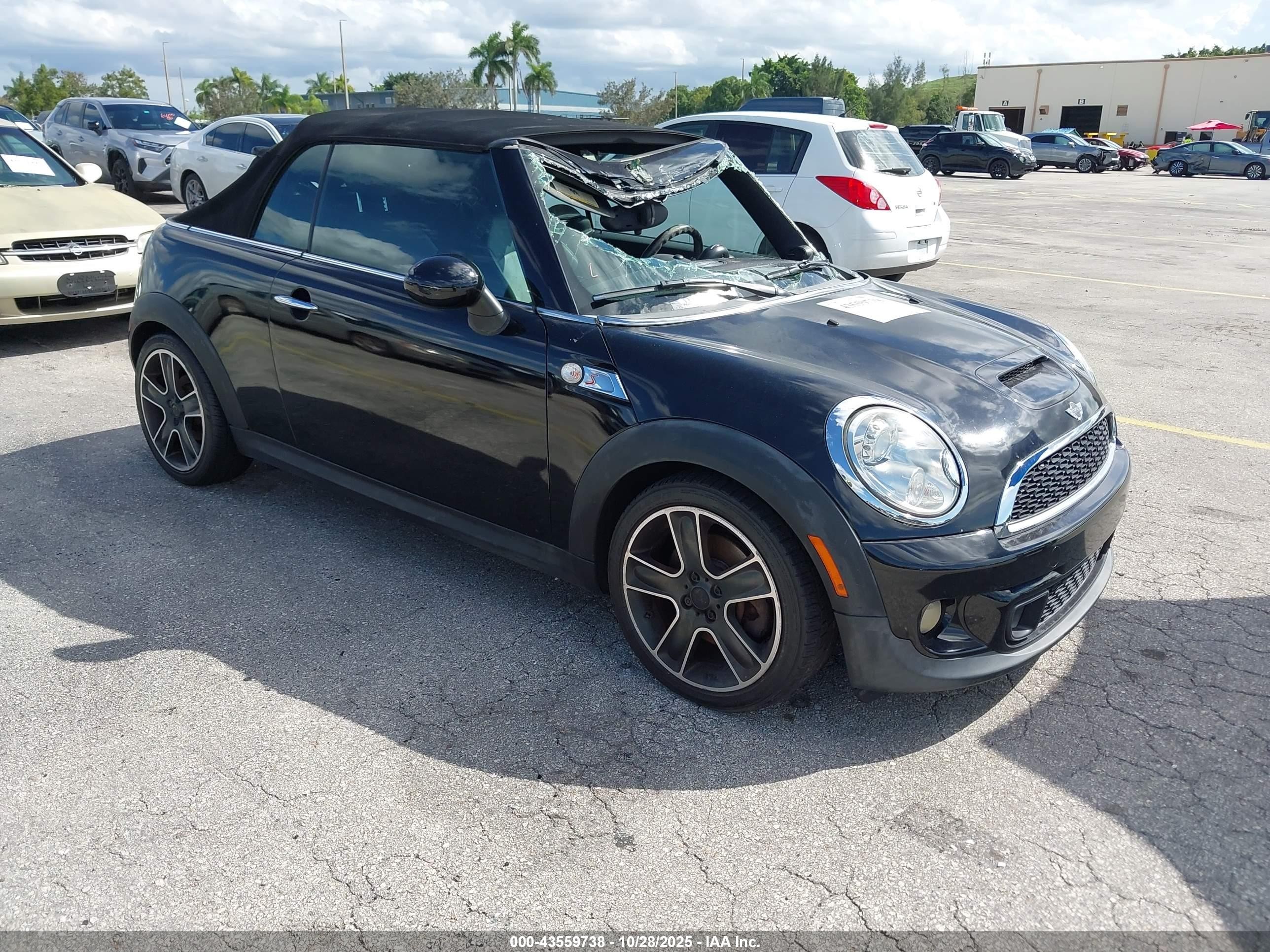 2014 MINI Convertible S, VIN WMWZP3C52ET706109 — Крыша