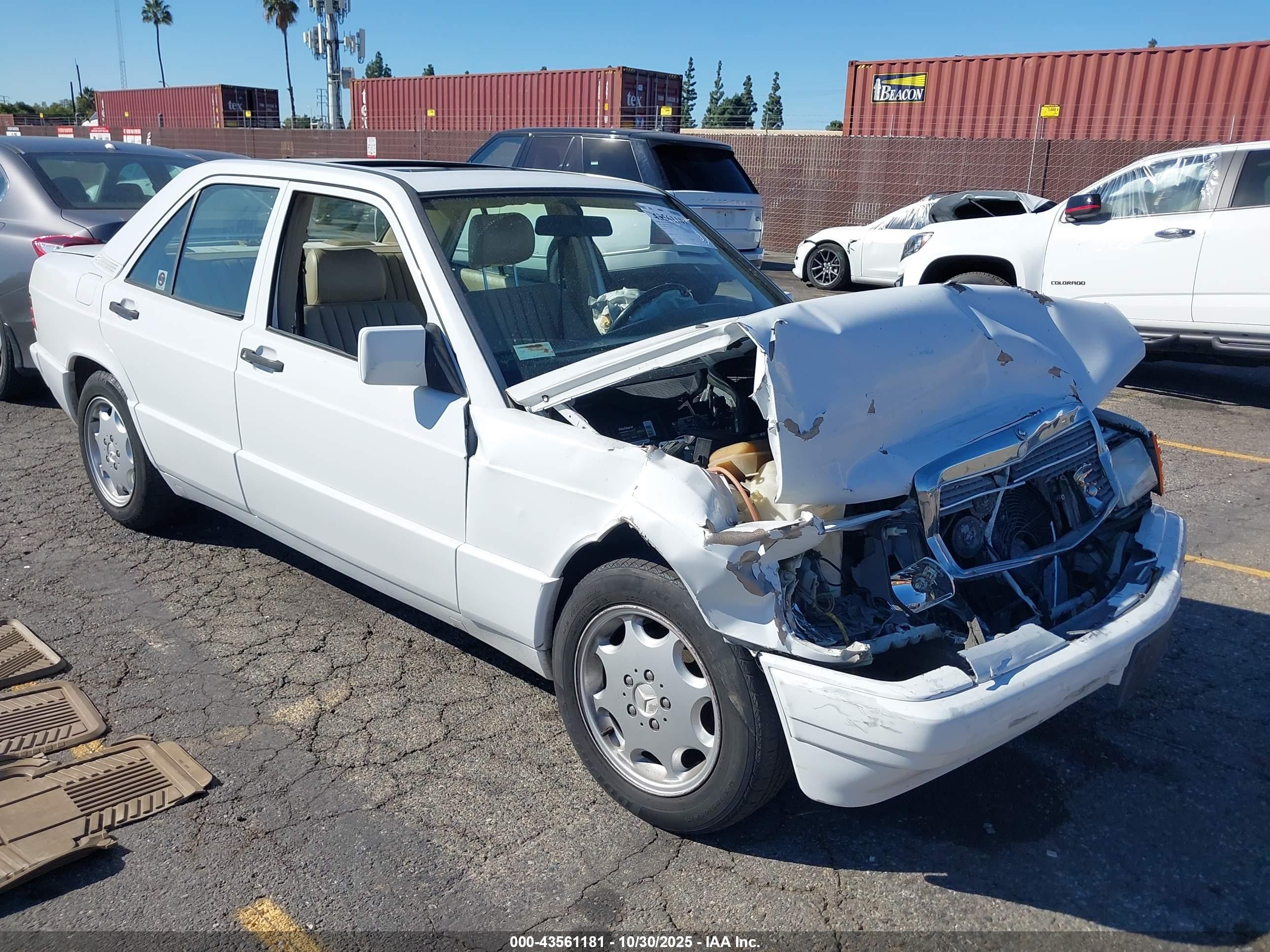 1991 Mercedes-Benz 190 E, VIN WDBDA28D1MF829050 — Front end