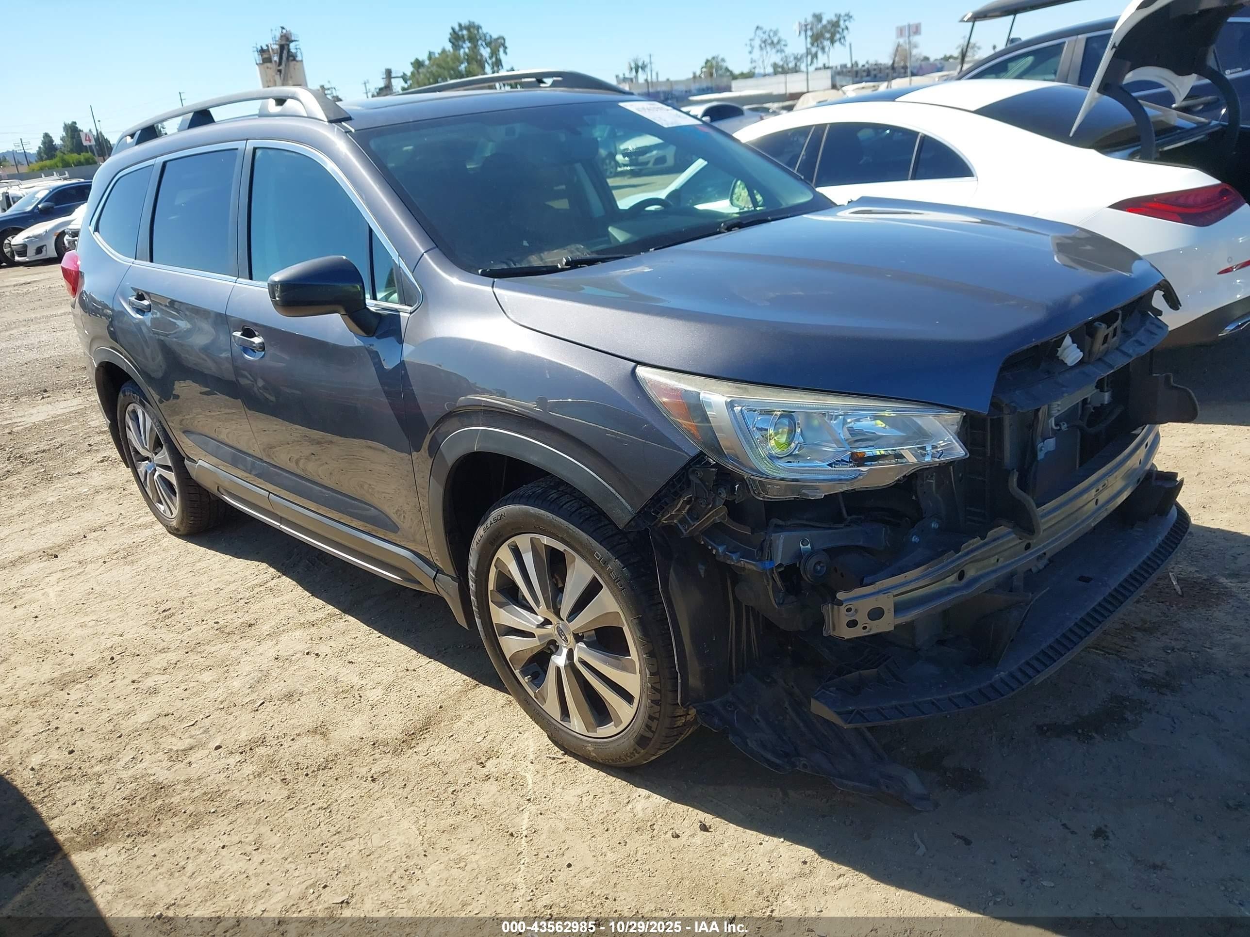 2020 Subaru Ascent Premium, VIN 4S4WMAHD6L3476053 — Side