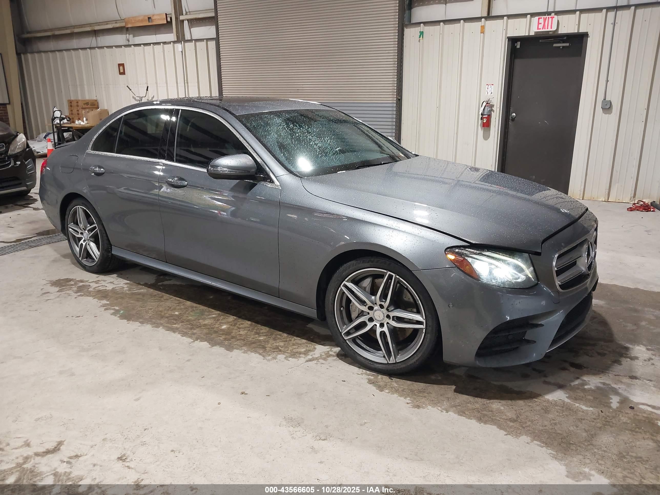 2017 Mercedes-Benz E 300 Luxury, VIN WDDZF4JB4HA155918 — Normal wear