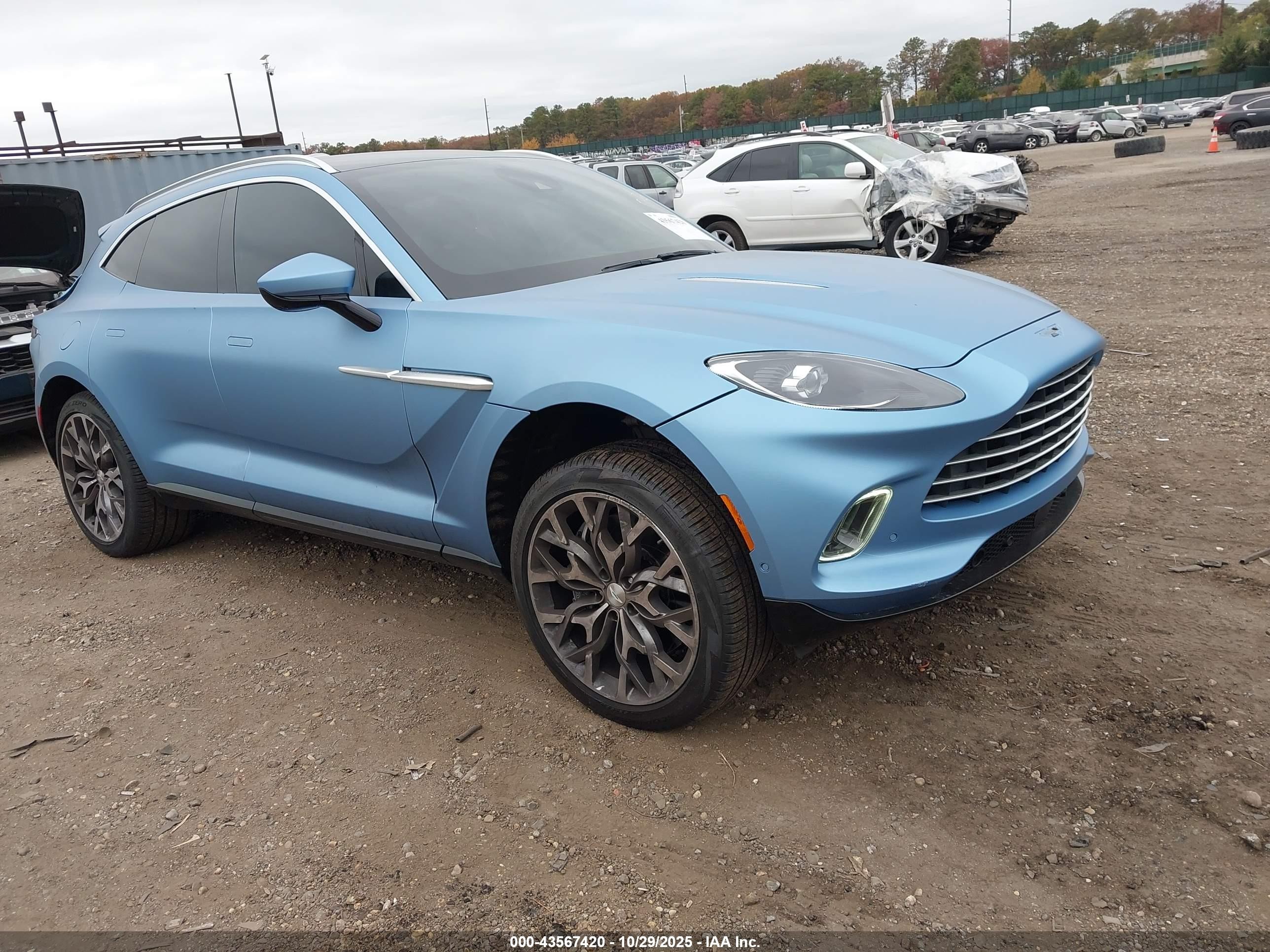 2021 Aston Martin DBX, VIN SCFVUJAW0MTV02922 — Side