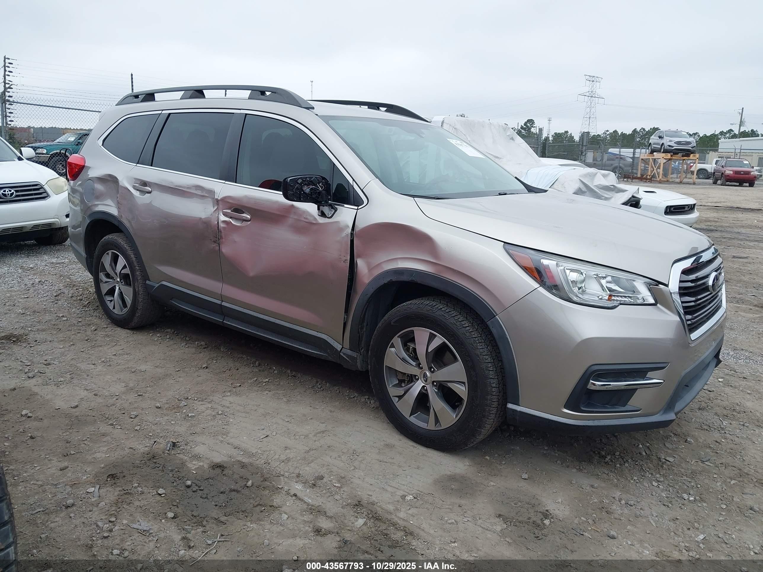 2020 Subaru Ascent Premium, VIN 4S4WMAFD0L3412254 — Side