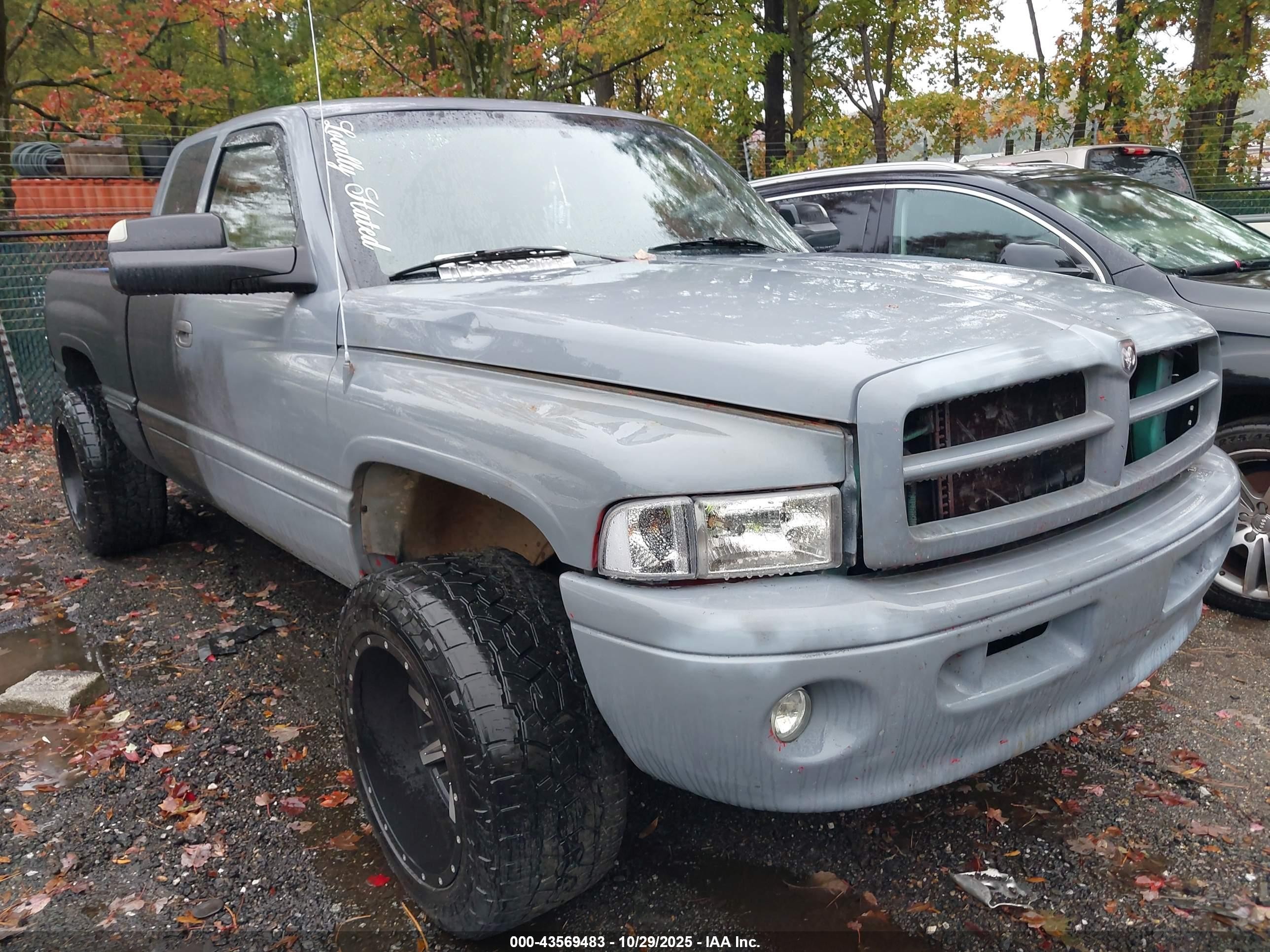 2000 Dodge 2500, VIN 3B7KF23Z4YG132120 — All over