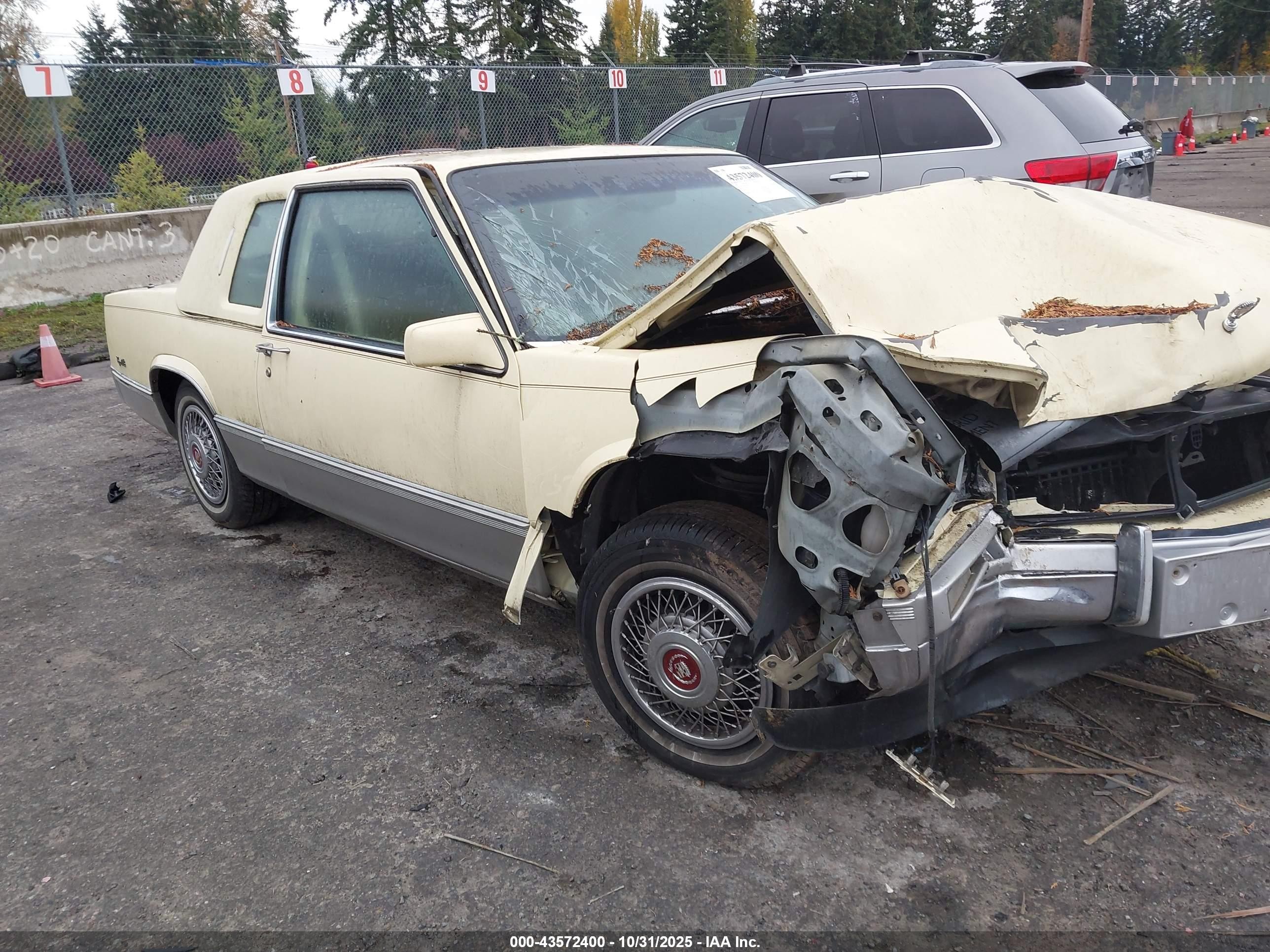 1989 Cadillac DeVille, VIN 1G6CD1152K4214651 — Перед