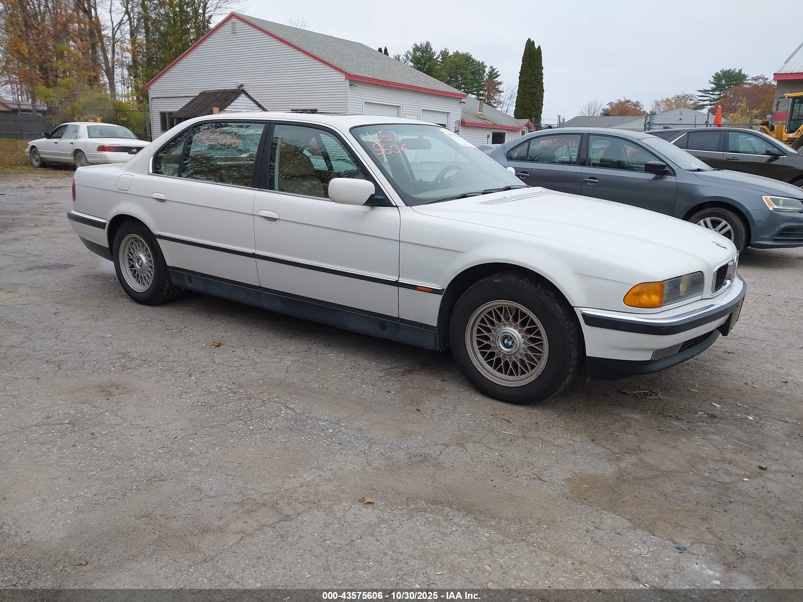 1998 BMW 7 Series 740iL, VIN WBAGJ832XWDM20905 — Normal wear