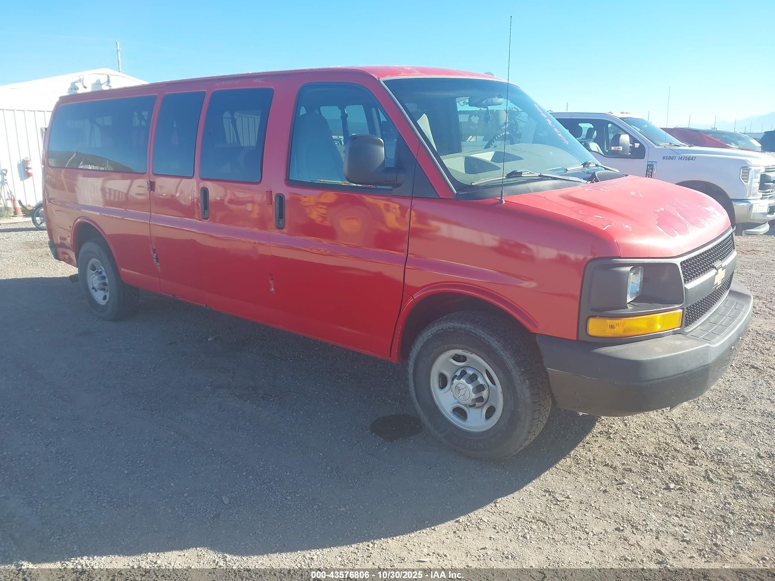 2007 Chevrolet Express Passenger, VIN 1GAHG39U071244671 — Rear end