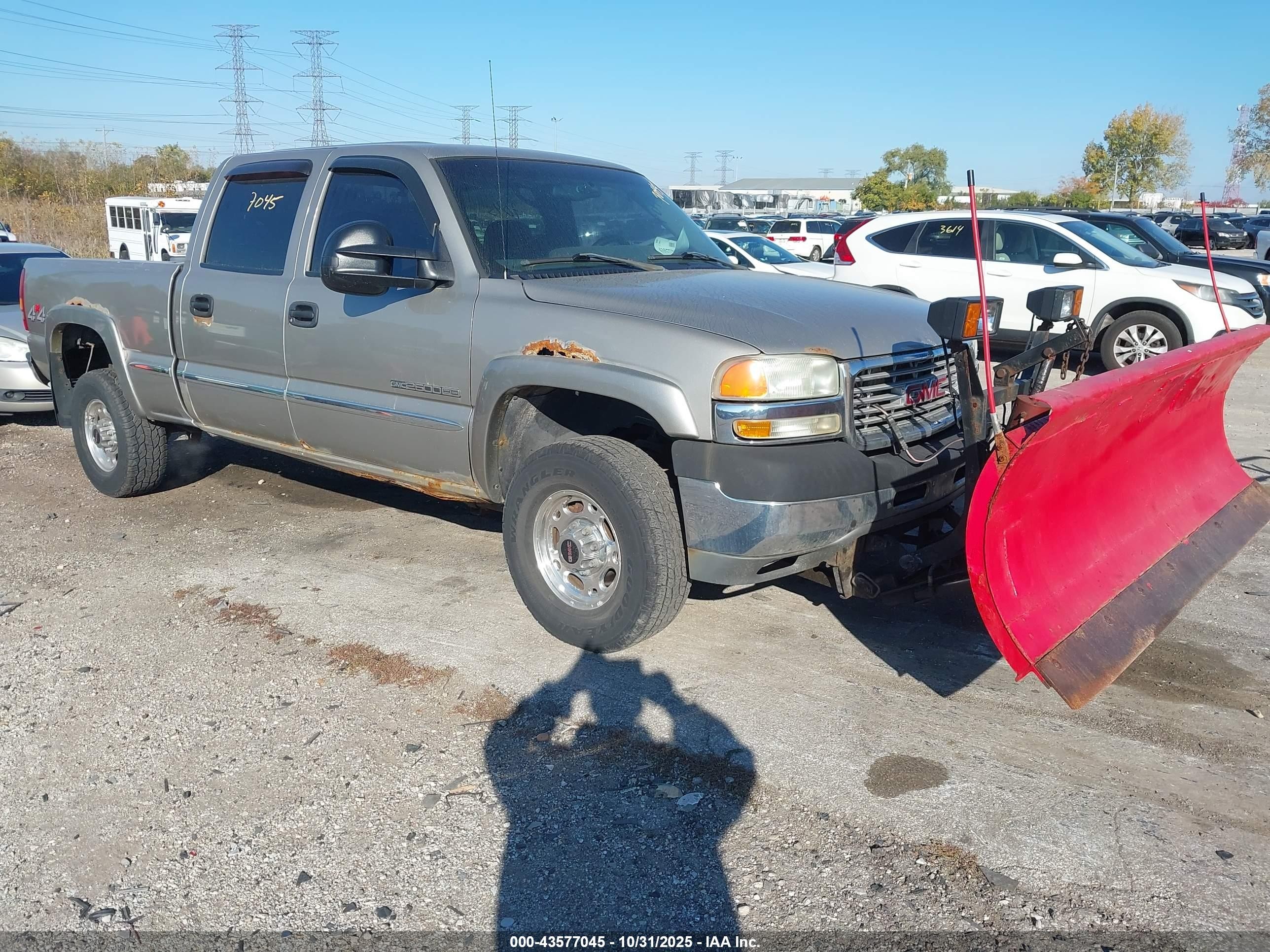 2002 GMC Sierra 2500HD SLE, VIN 1GTHK23U42F227795 — Rear end