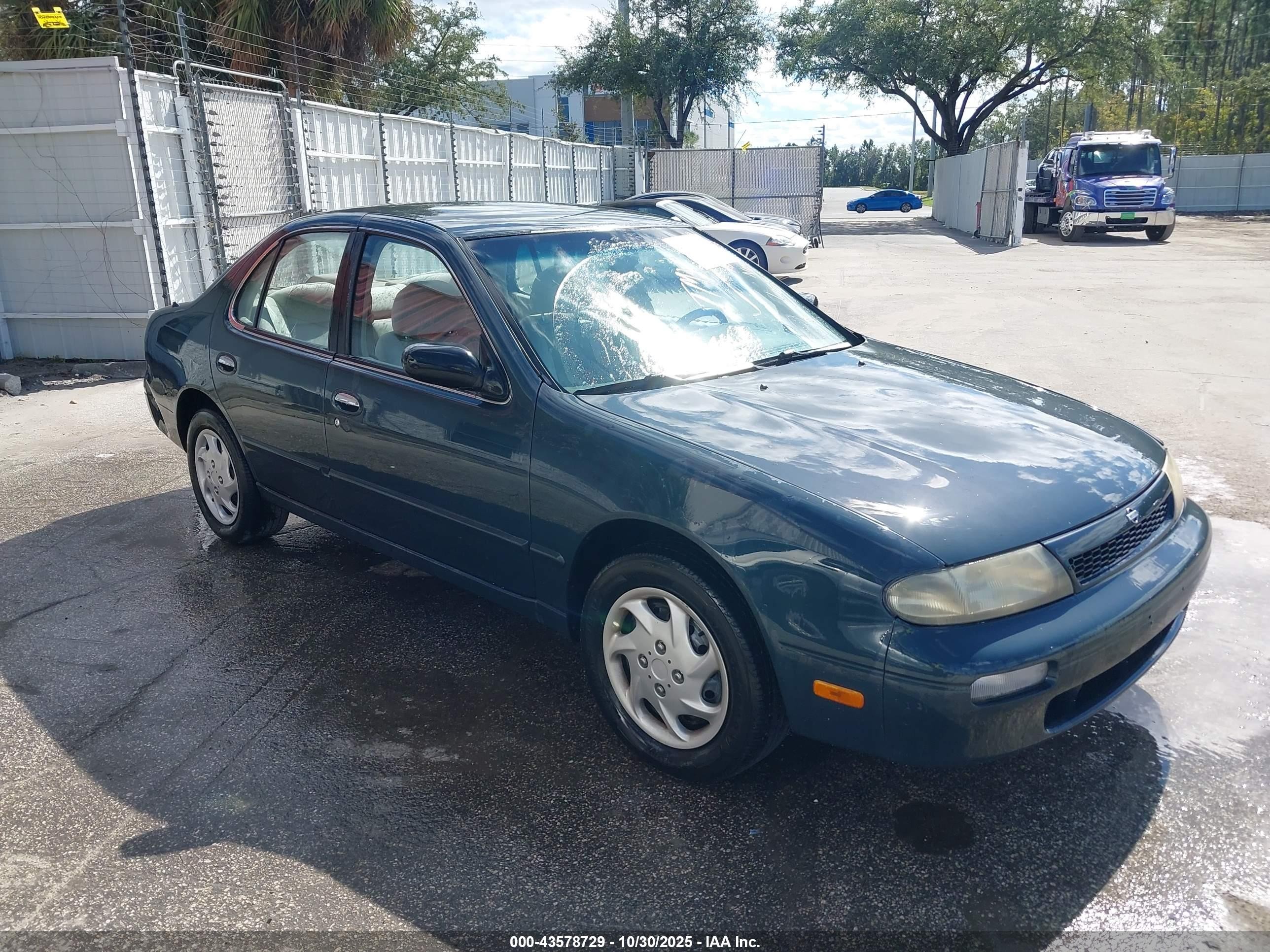 1994 Nissan Altima GLE, VIN 1N4BU31D6RC159719 — Front end