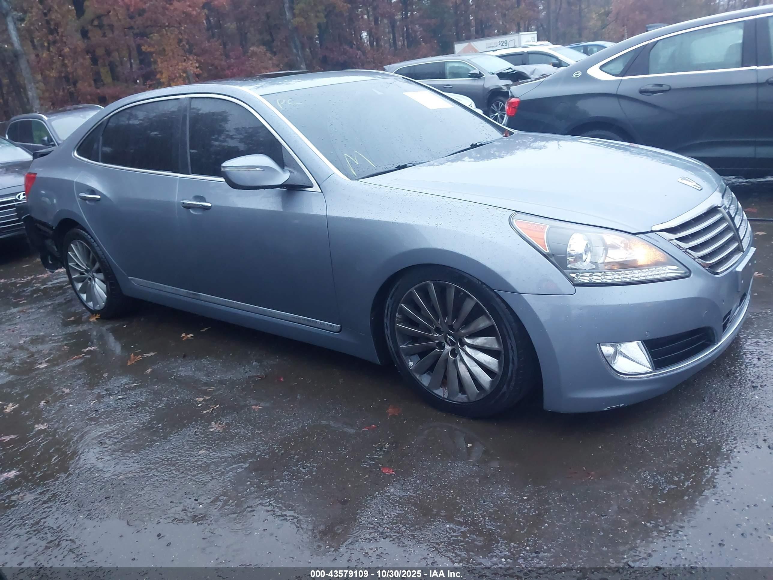 2014 Hyundai Equus Signature, VIN KMHGH4JH3EU085897 — Rear end