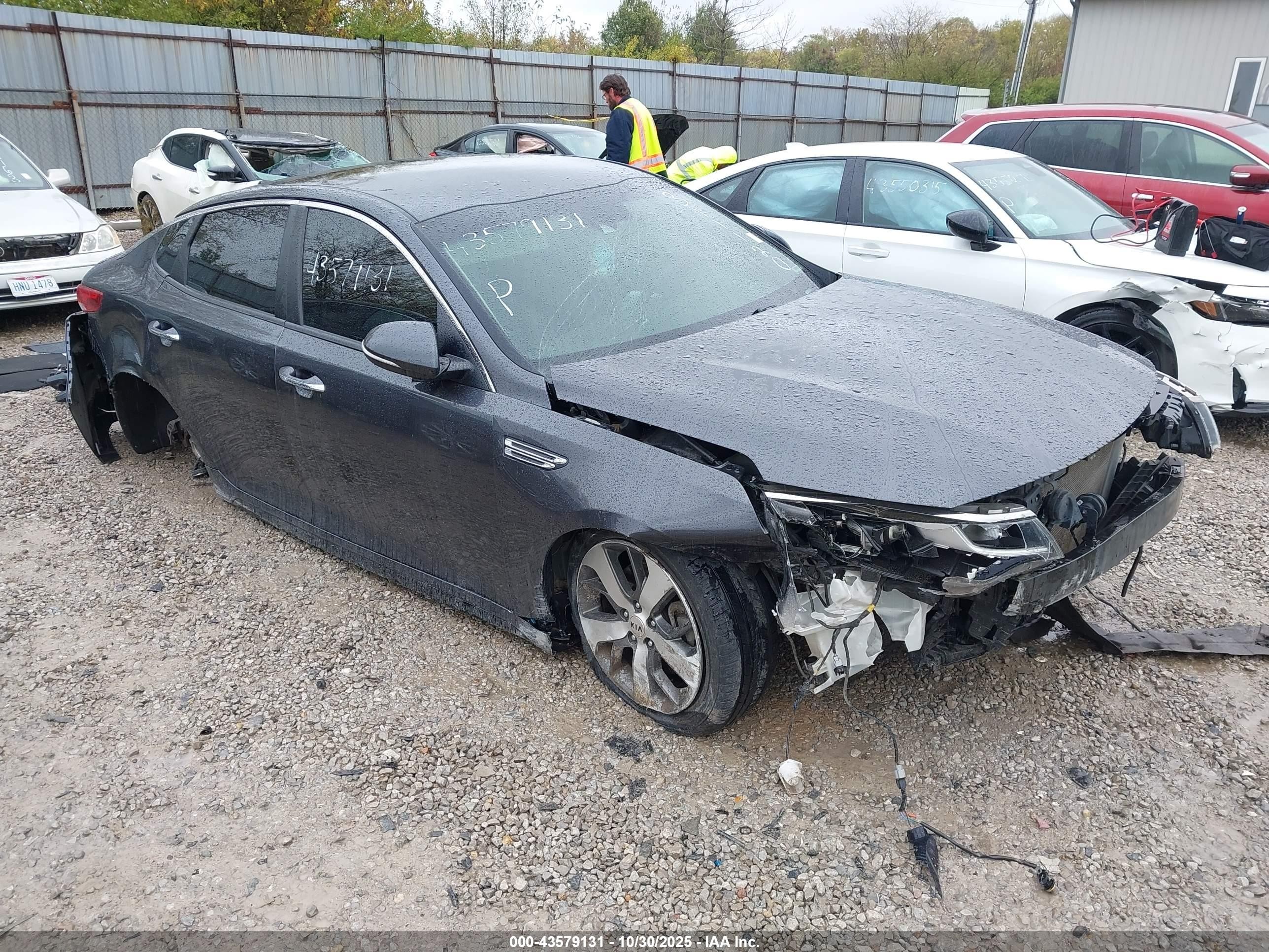 2019 Kia Optima LX, VIN 5XXGT4L31KG311120 — Front end