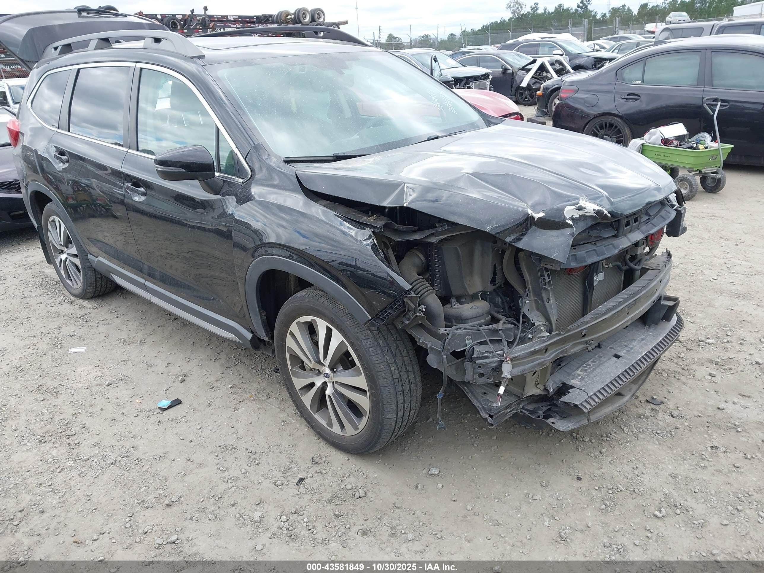 2020 Subaru Ascent Limited, VIN 4S4WMAPDXL3464974 — Front end