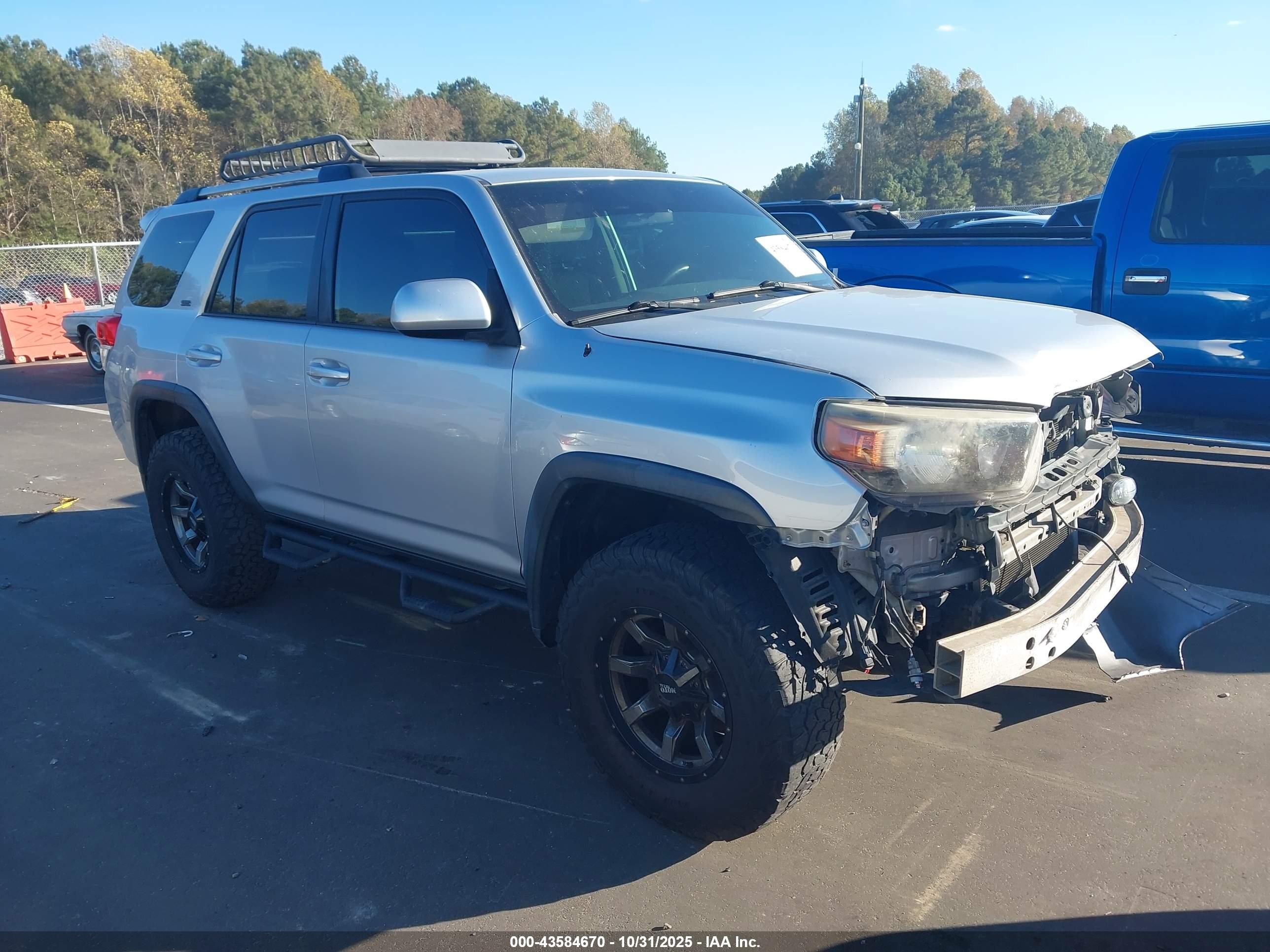 2010 Toyota 4Runner, VIN JTEZX5JR7A5000252 — Front end