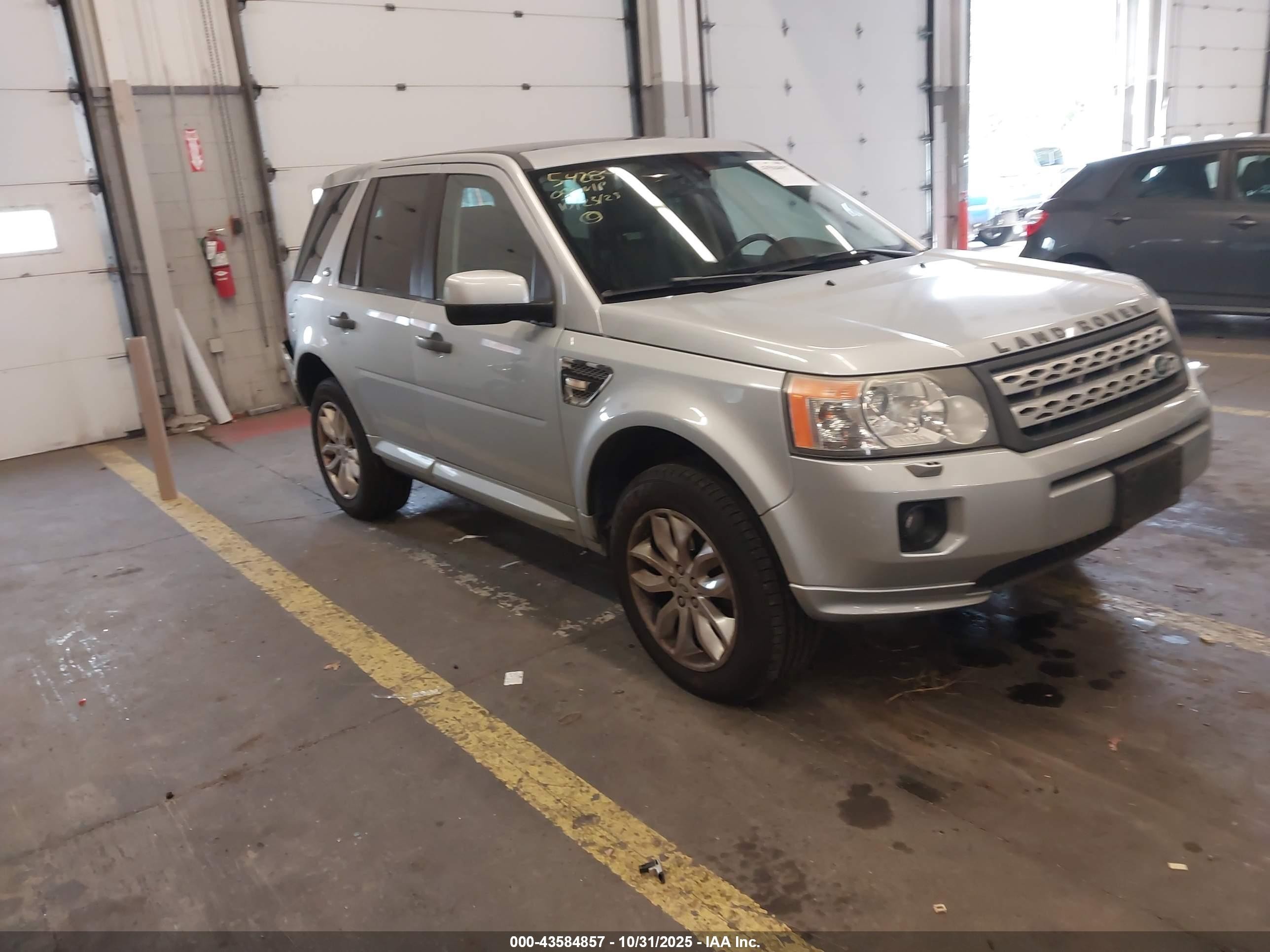 2011 Land Rover LR2 HSE, VIN SALFR2BNXBH219596 — Rear end