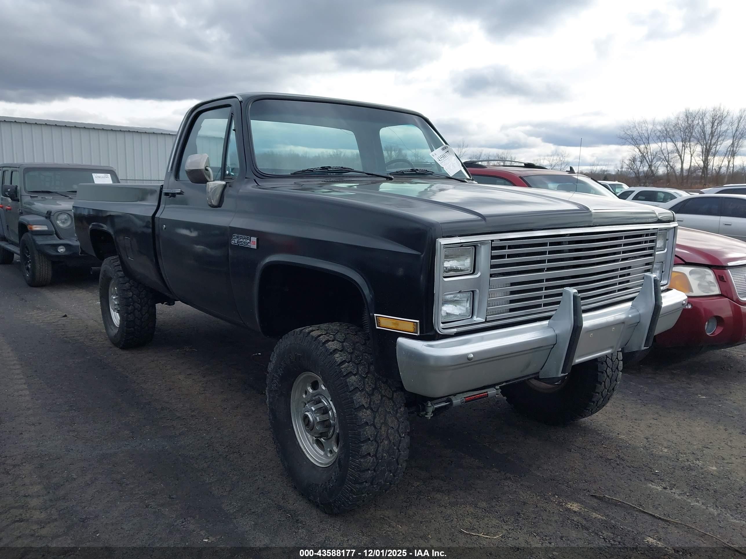 1985 GMC Sierra 2500, VIN 2GTGK24M1F1502188 — Normal wear