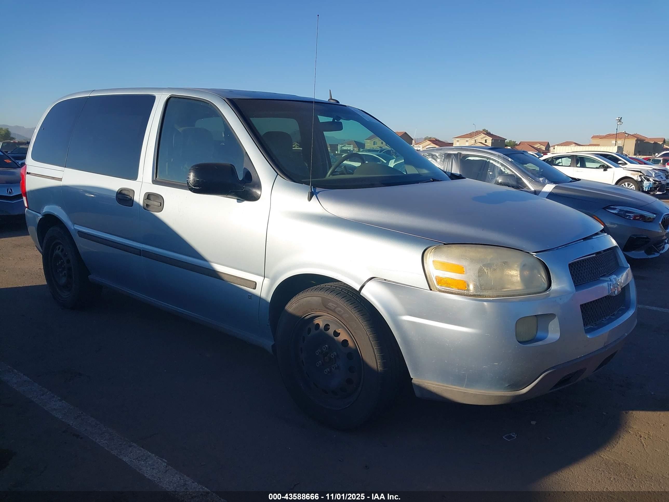 2007 Chevrolet Uplander LS, VIN 1GNDU23117D110815 — Side