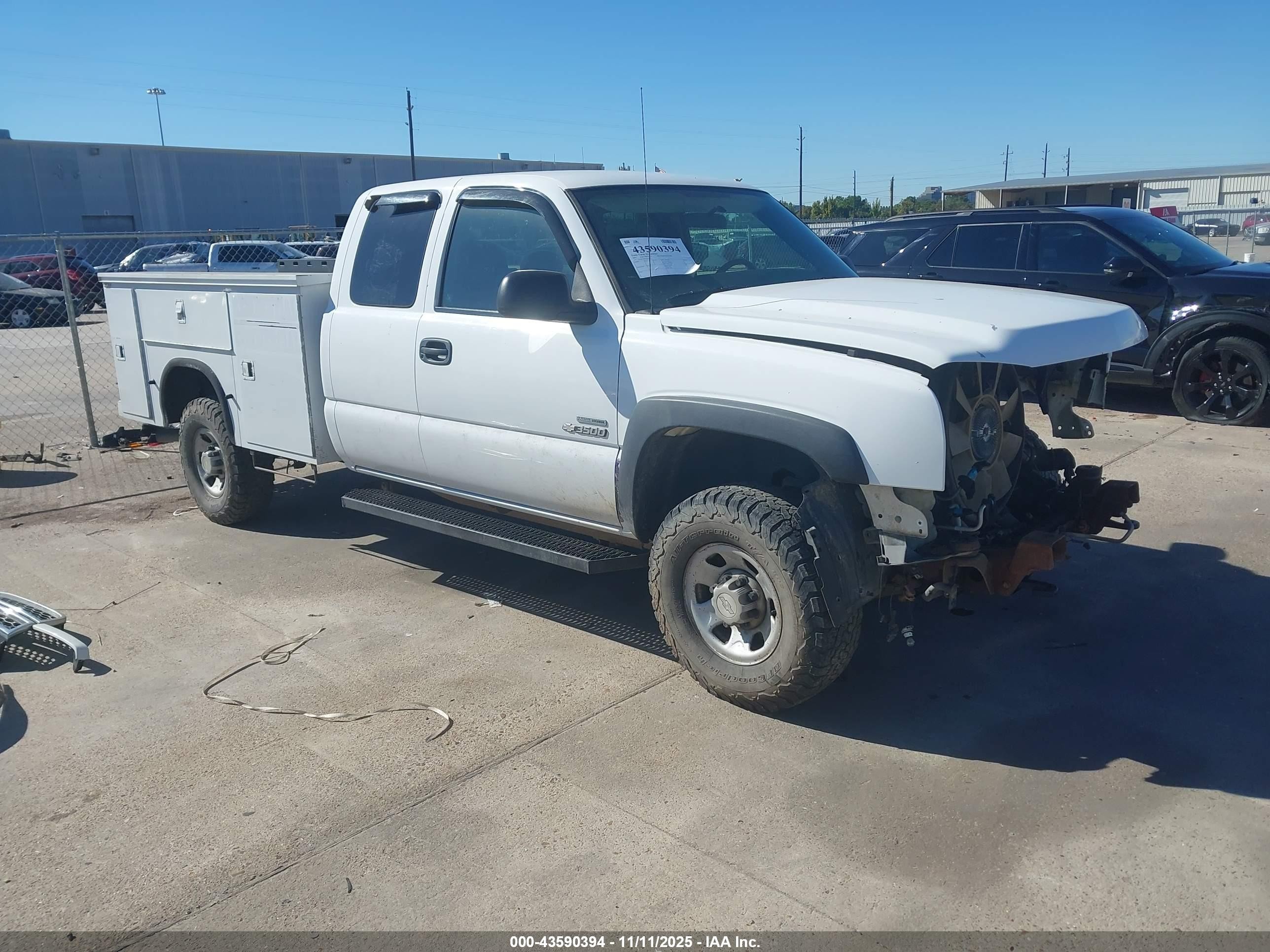 2007 Chevrolet Silverado 3500 SRW LT3, VIN 1GCHK39D07E180744 — Front end
