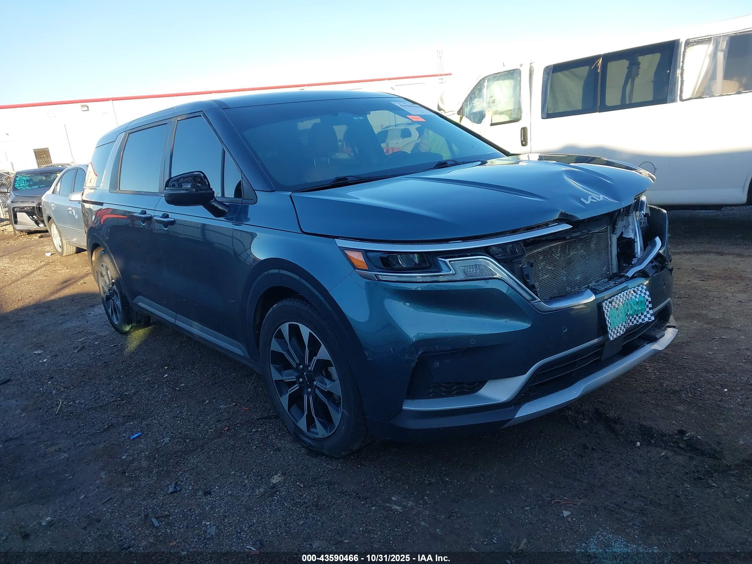 2022 Kia Carnival EX, VIN KNDNC5H39N6072330 — Front end