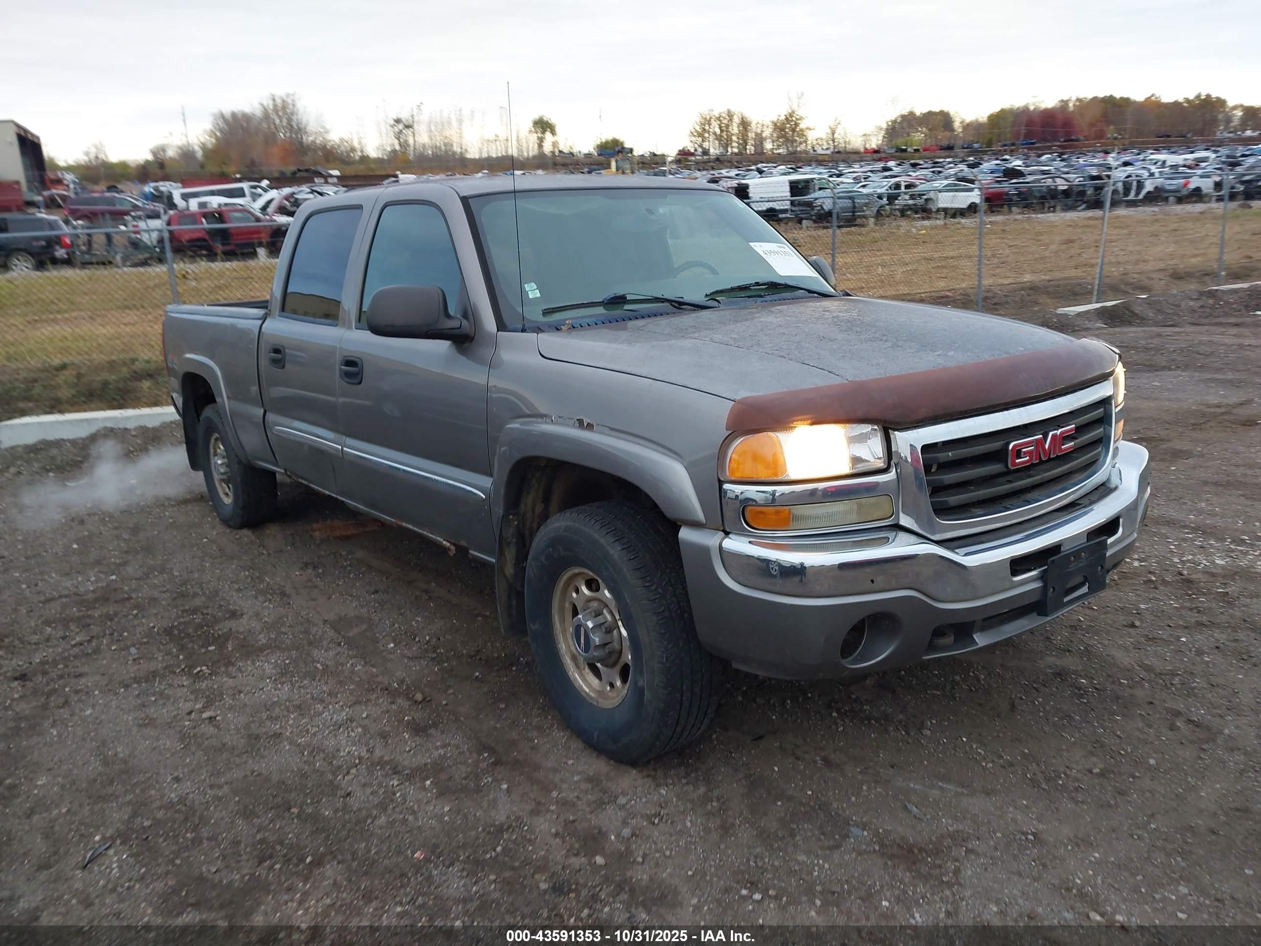 2006 GMC Sierra 1500HD SLE1, VIN 1GTGK13U46F119642 — Front end