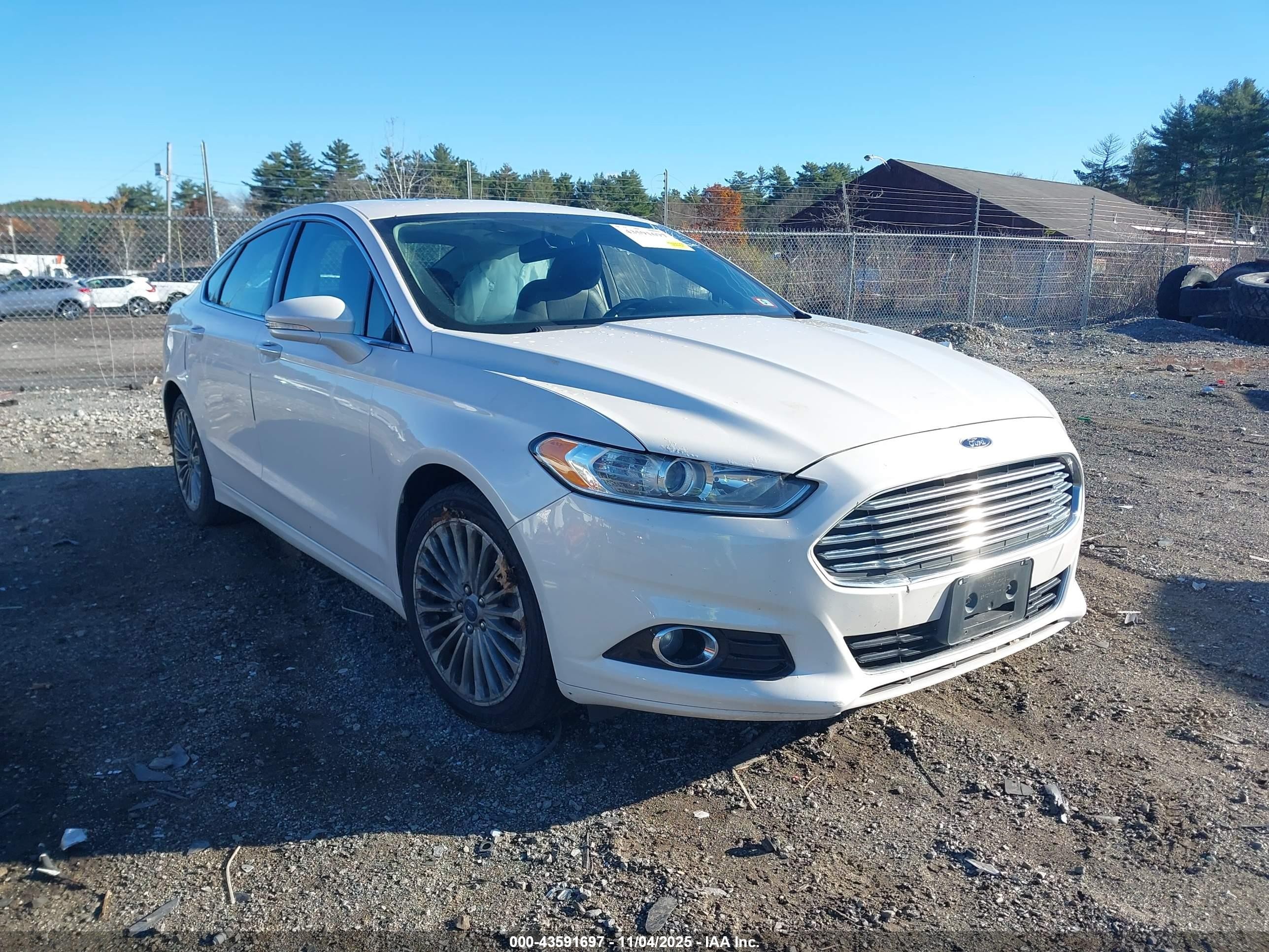 2014 Ford Fusion Titanium, VIN 3FA6P0K9XER261084 — Side