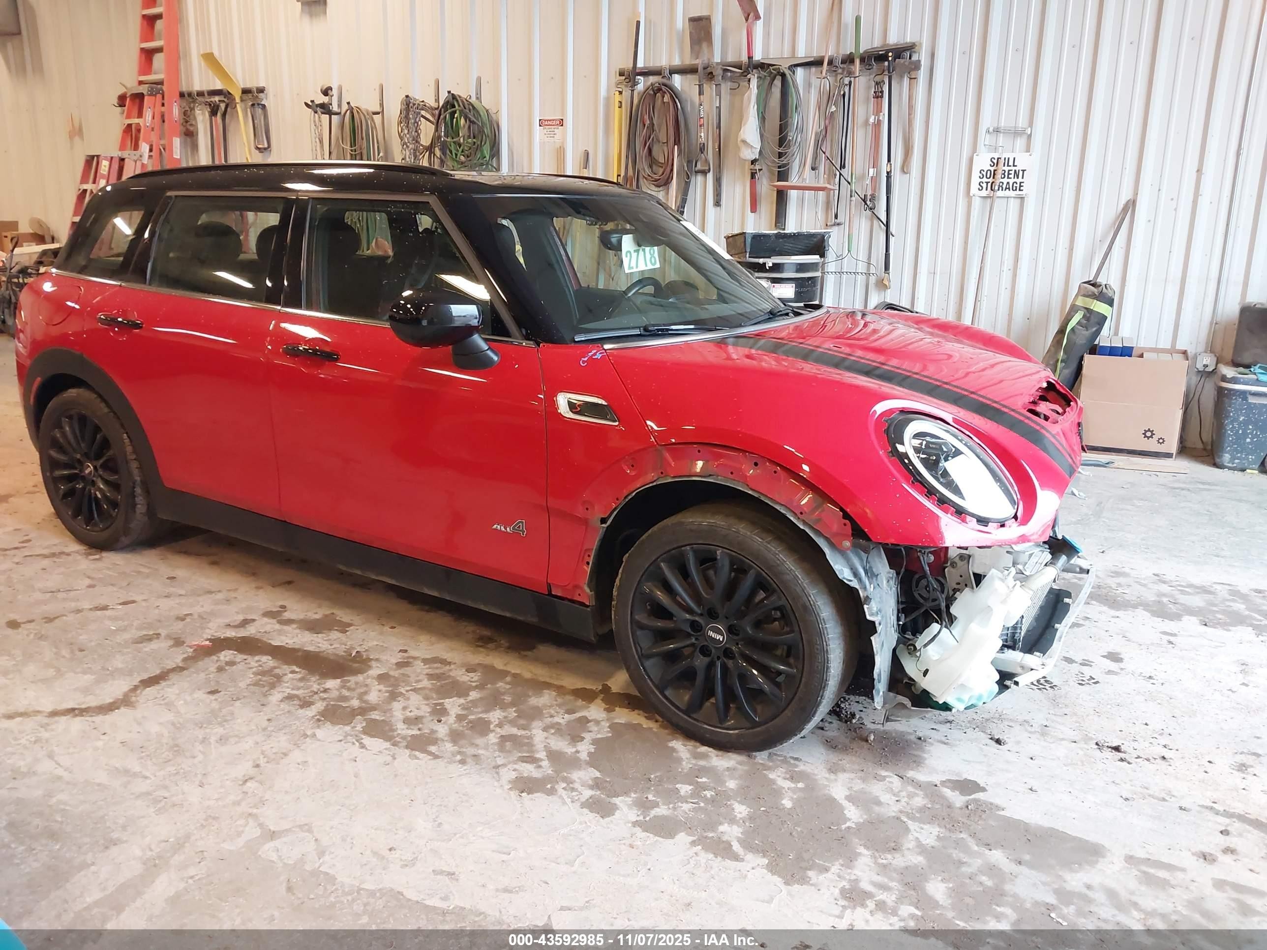 2022 MINI Clubman Cooper S, VIN WMWXJ1C07N2R41841 — Перед